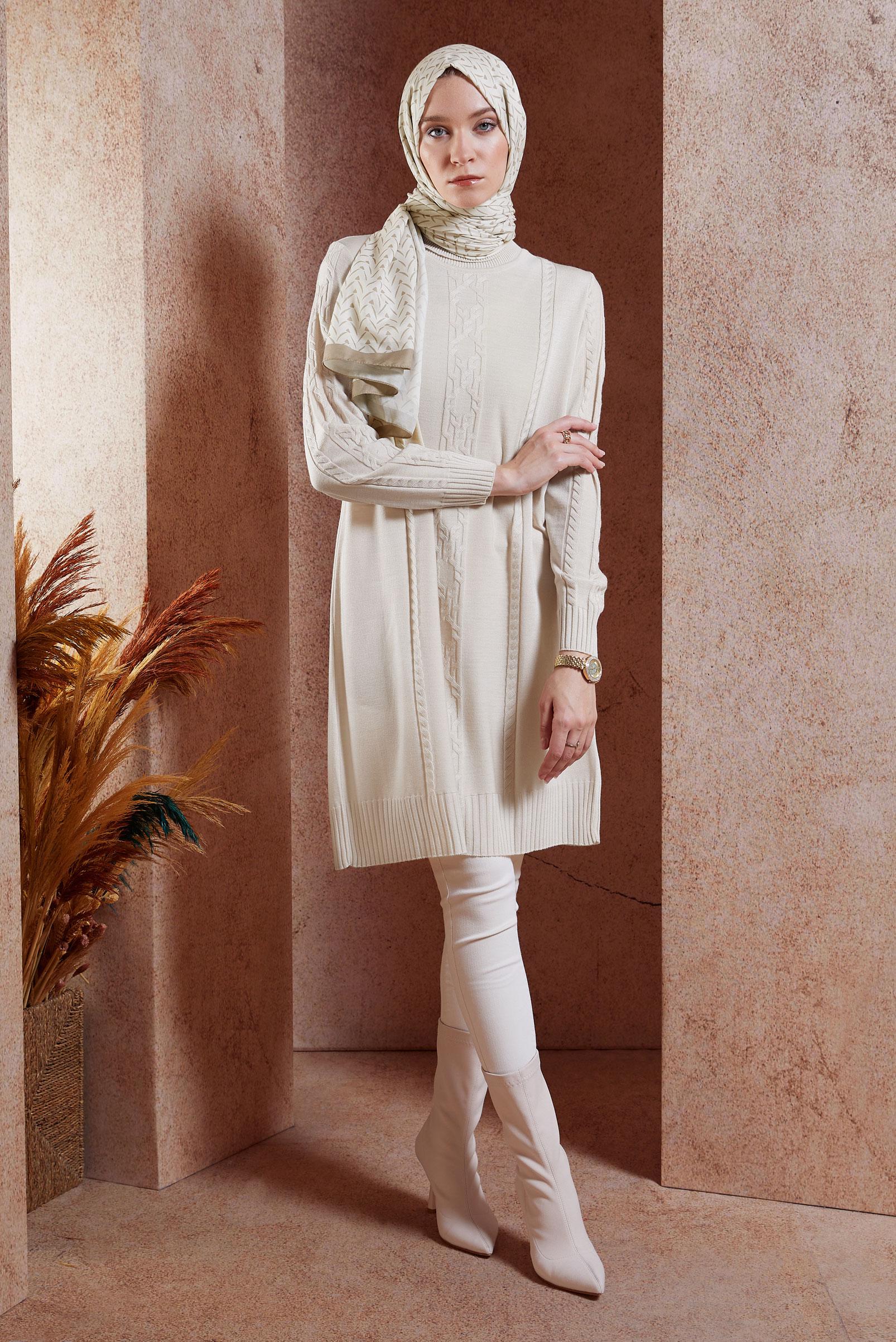 Tesettür giyim BEJ ÖRGÜ DESENLİ TRİKO TUNİK 44905