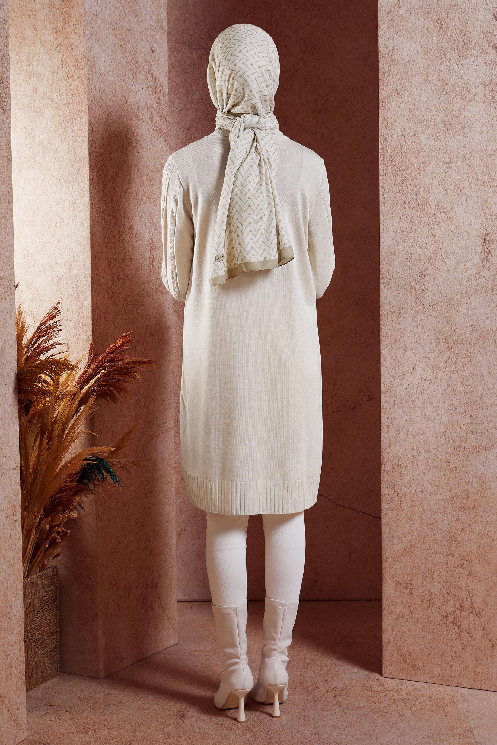 Tesettür giyim BEJ ÖRGÜ DESENLİ TRİKO TUNİK 44905