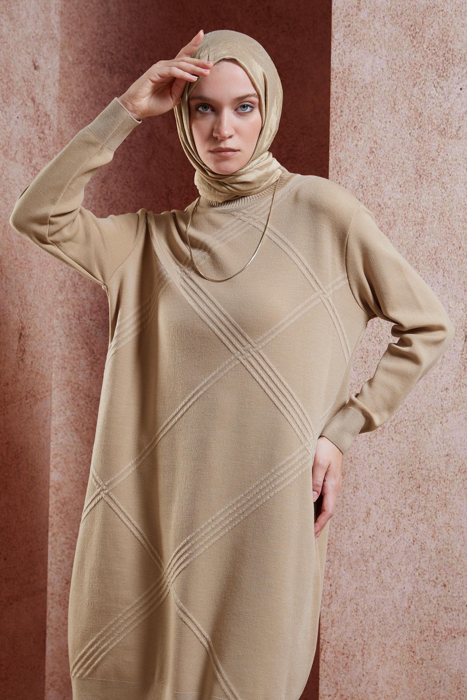 Tesettür giyim BEJ DÜZ TRİKO TUNİK 44907