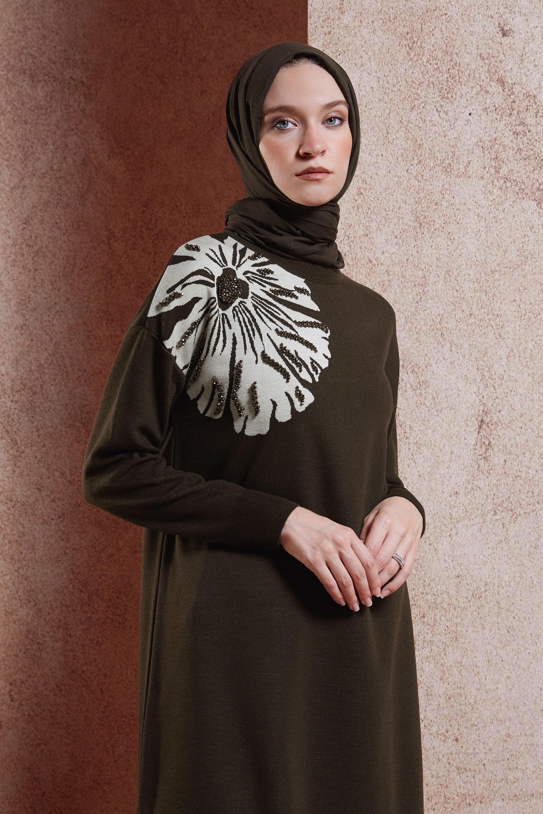 Tesettür giyim KAHVE BONCUK İŞLEMELİ TRİKO TUNİK 44914