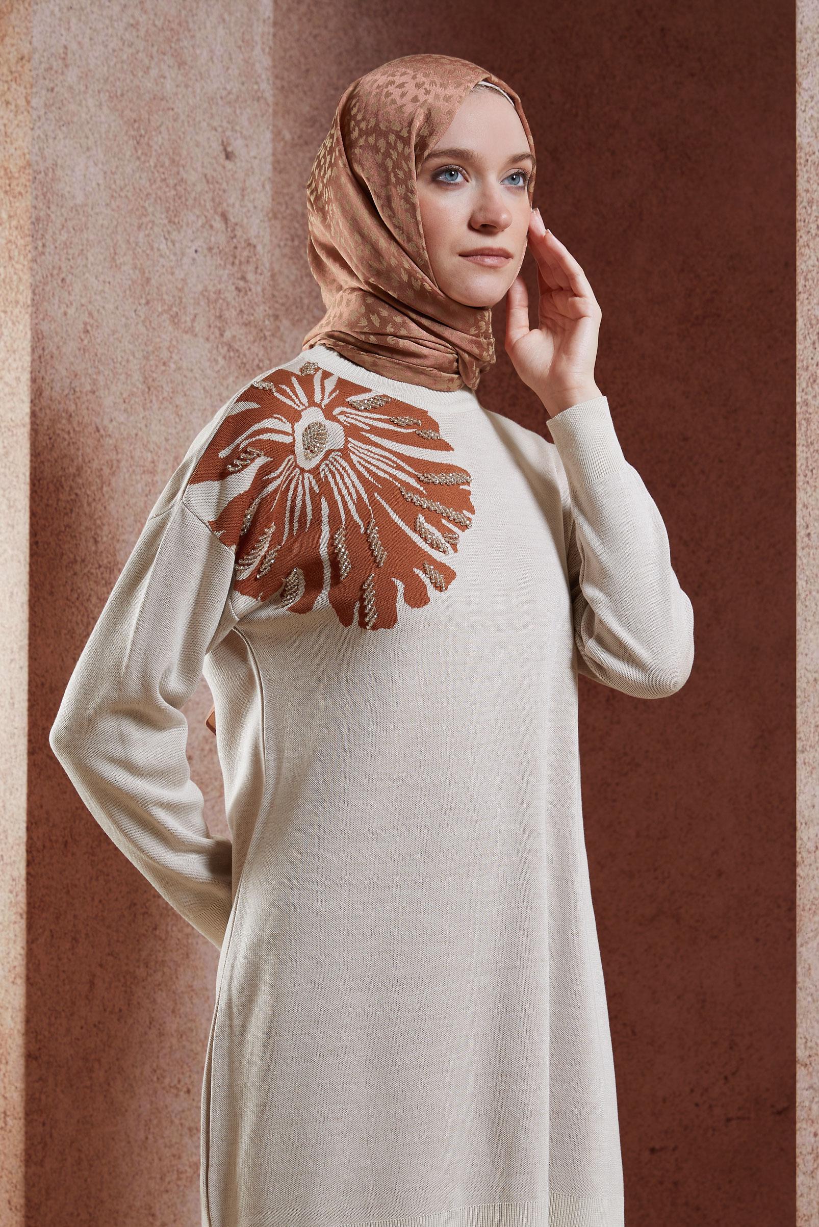 Tesettür giyim GRİ BONCUK İŞLEMELİ TRİKO TUNİK 44914