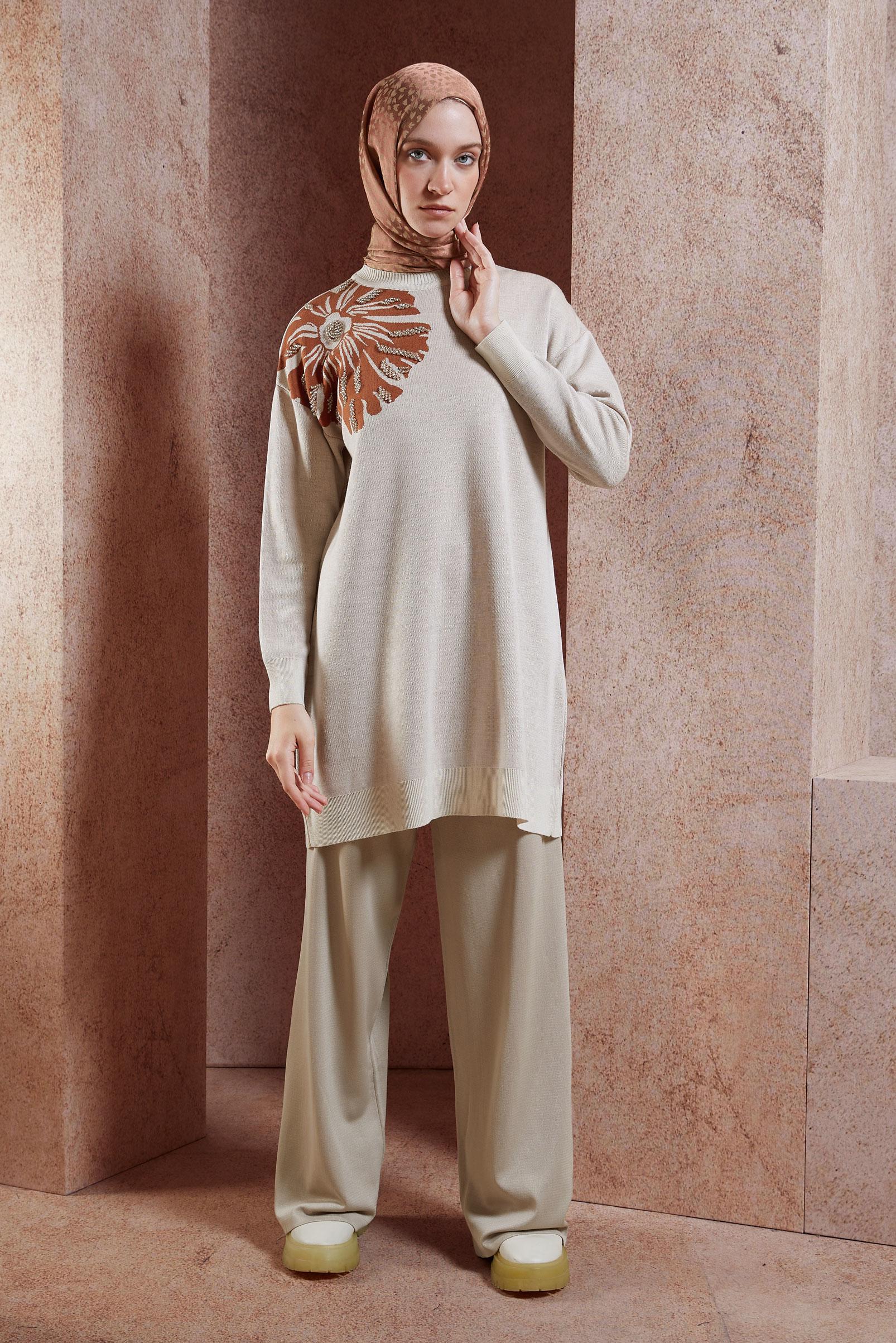 Tesettür giyim GRİ BONCUK İŞLEMELİ TRİKO TUNİK 44914