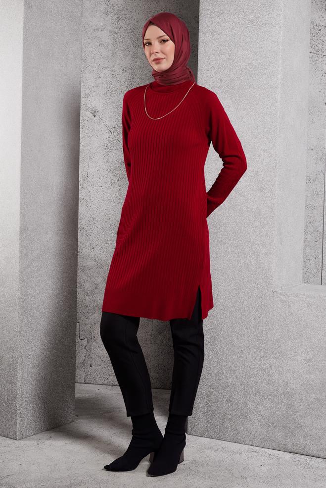 Tesettür giyim KIRMIZI BOĞAZLI YAKA TRİKO TUNİK 44930 - ALVİNA