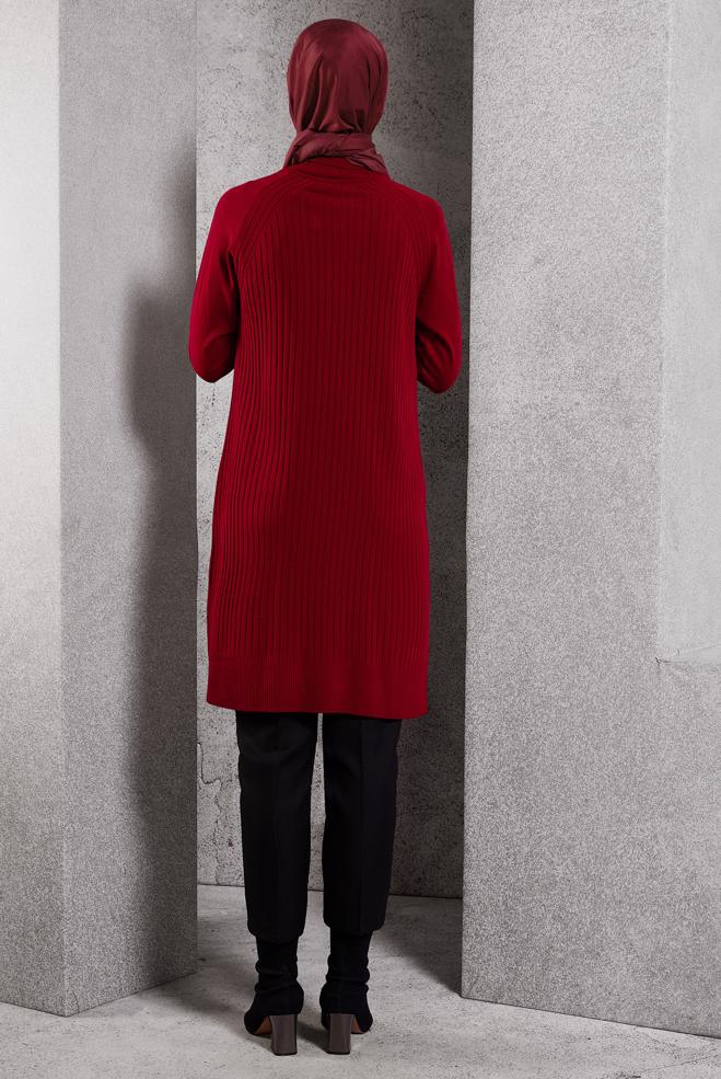 Tesettür giyim KIRMIZI BOĞAZLI YAKA TRİKO TUNİK 44930 - ALVİNA