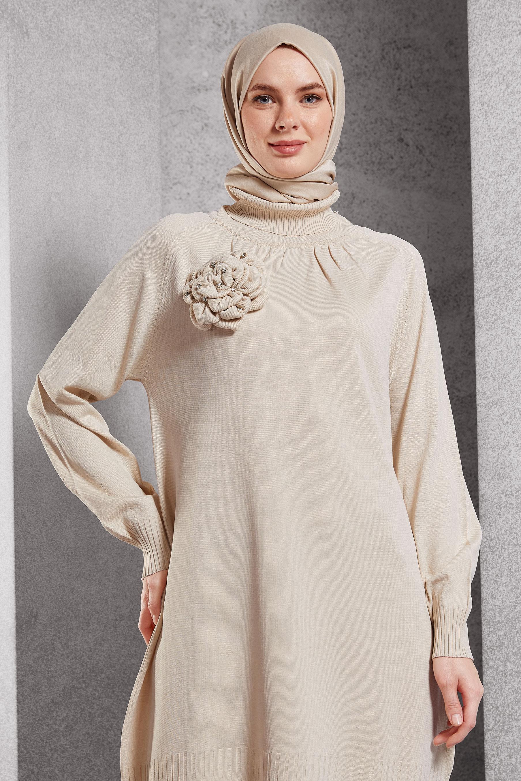 Vêtements hijab BEIGE TUNIQUE EN TRICOT AVEC BROCHE 44987