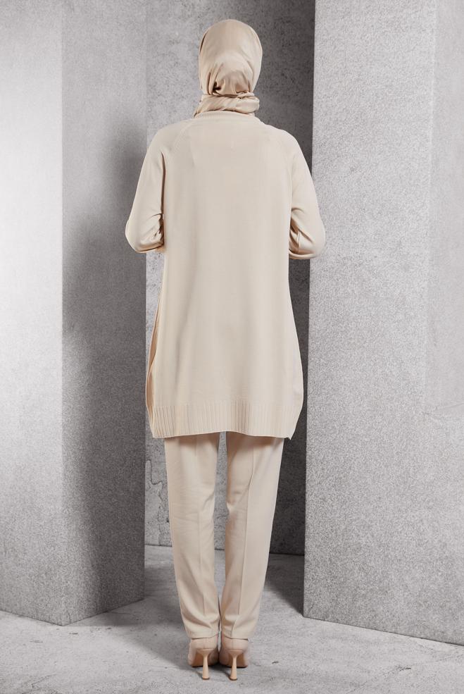 Vêtements hijab BEIGE TUNIQUE EN TRICOT AVEC BROCHE 44987 - ALVİNA