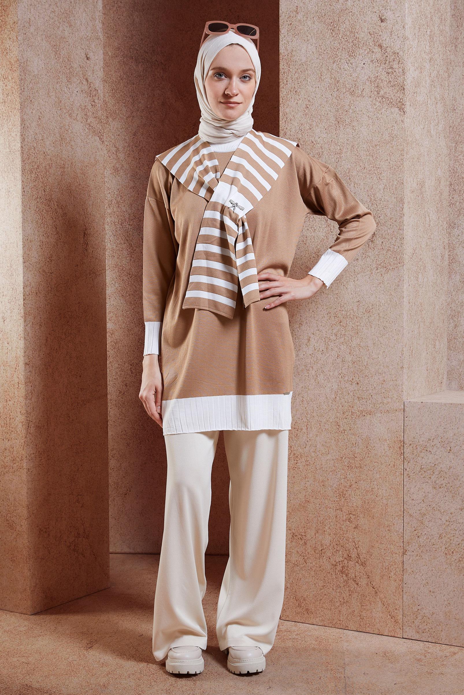 Tesettür giyim KAHVE BROŞ DETAYLI TRİKO TUNİK 44990