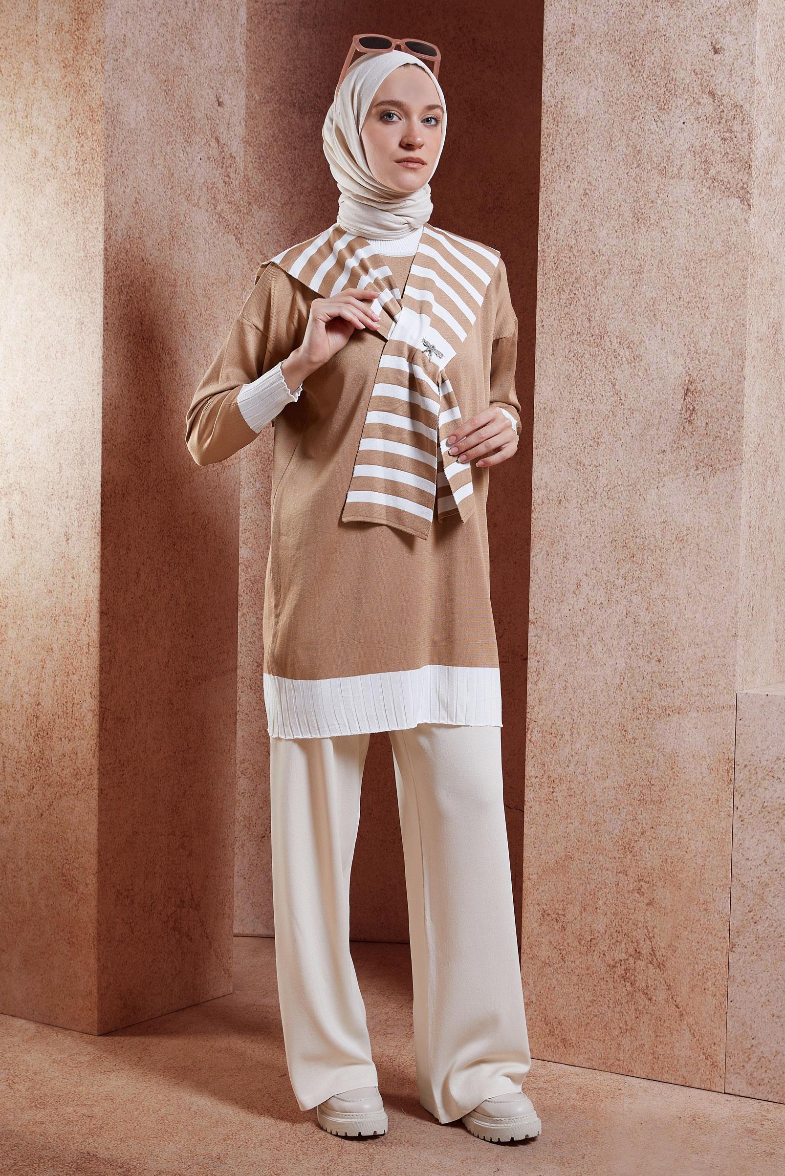 Tesettür giyim KAHVE BROŞ DETAYLI TRİKO TUNİK 44990