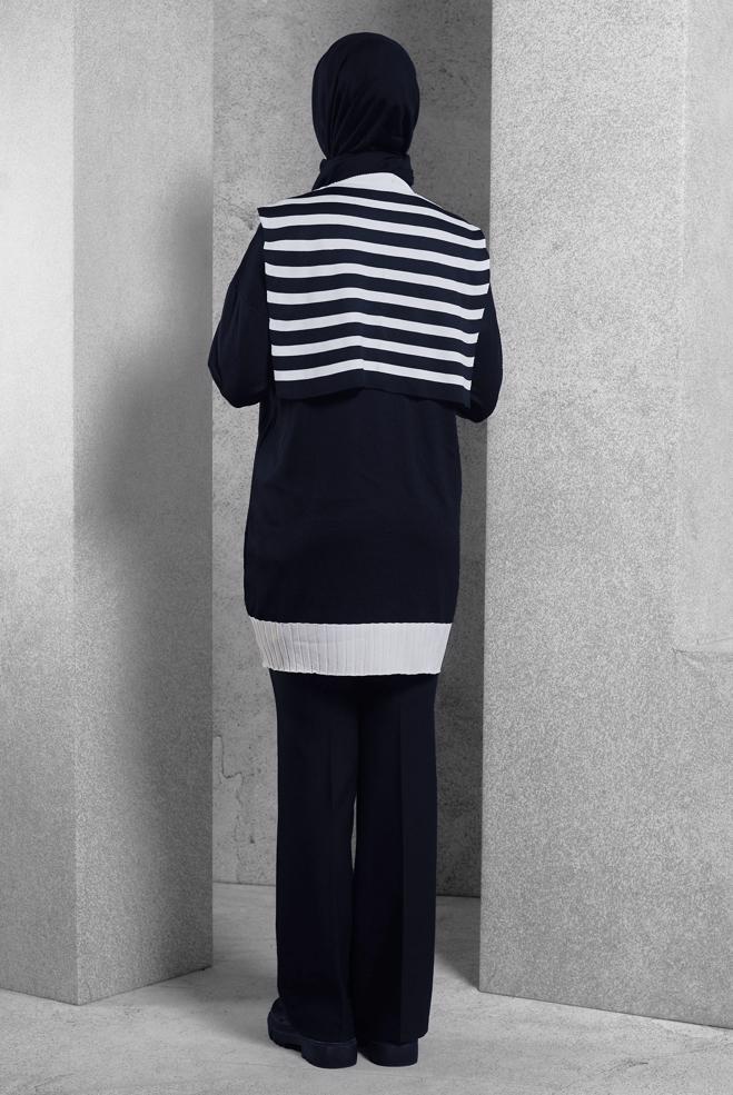 Hijab clothing NAVY BLUE KNITWEAR TUNIC WITH BROOCH 44990 - ALVİNA