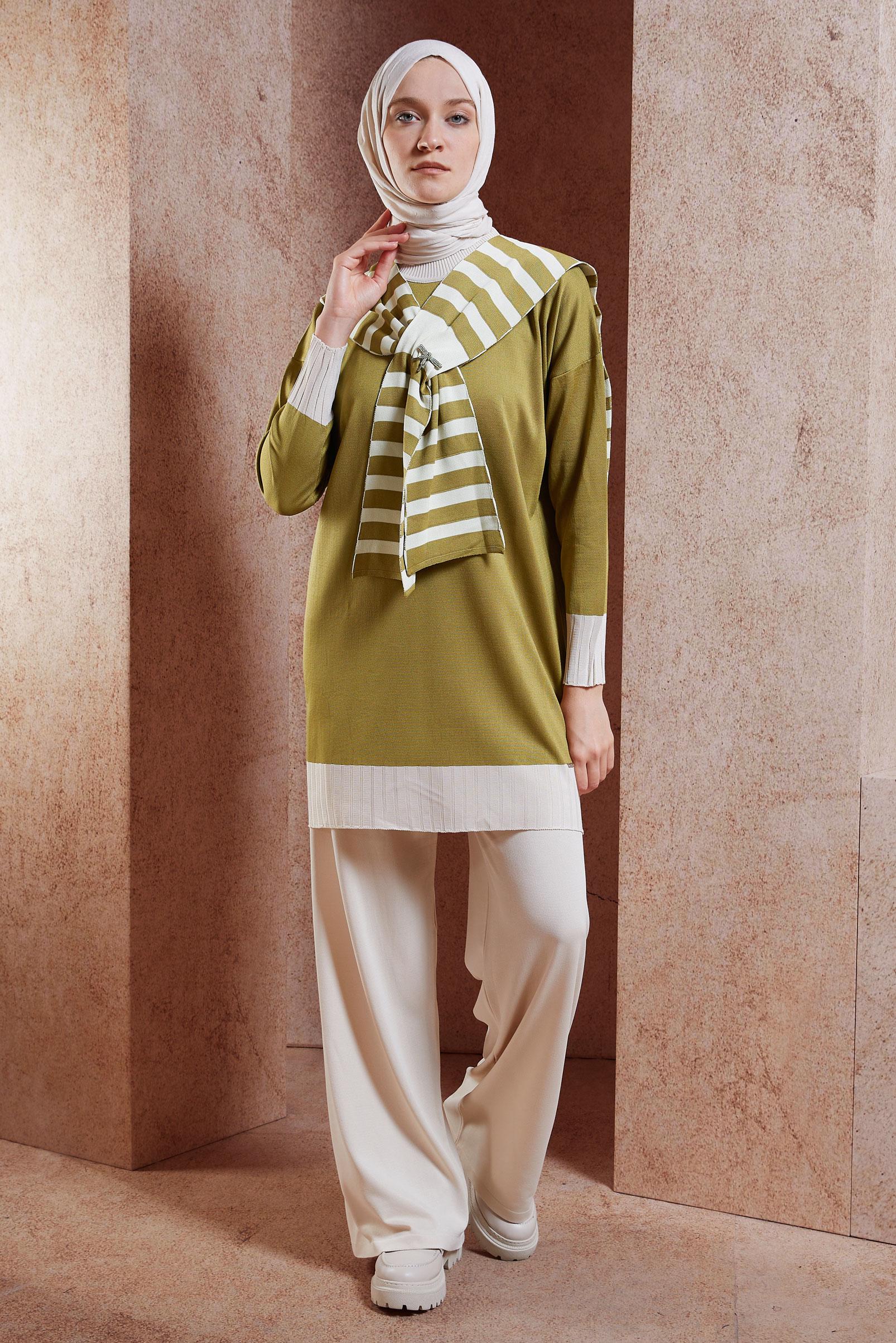 Tesettür giyim YEŞİL BROŞ DETAYLI TRİKO TUNİK 44990