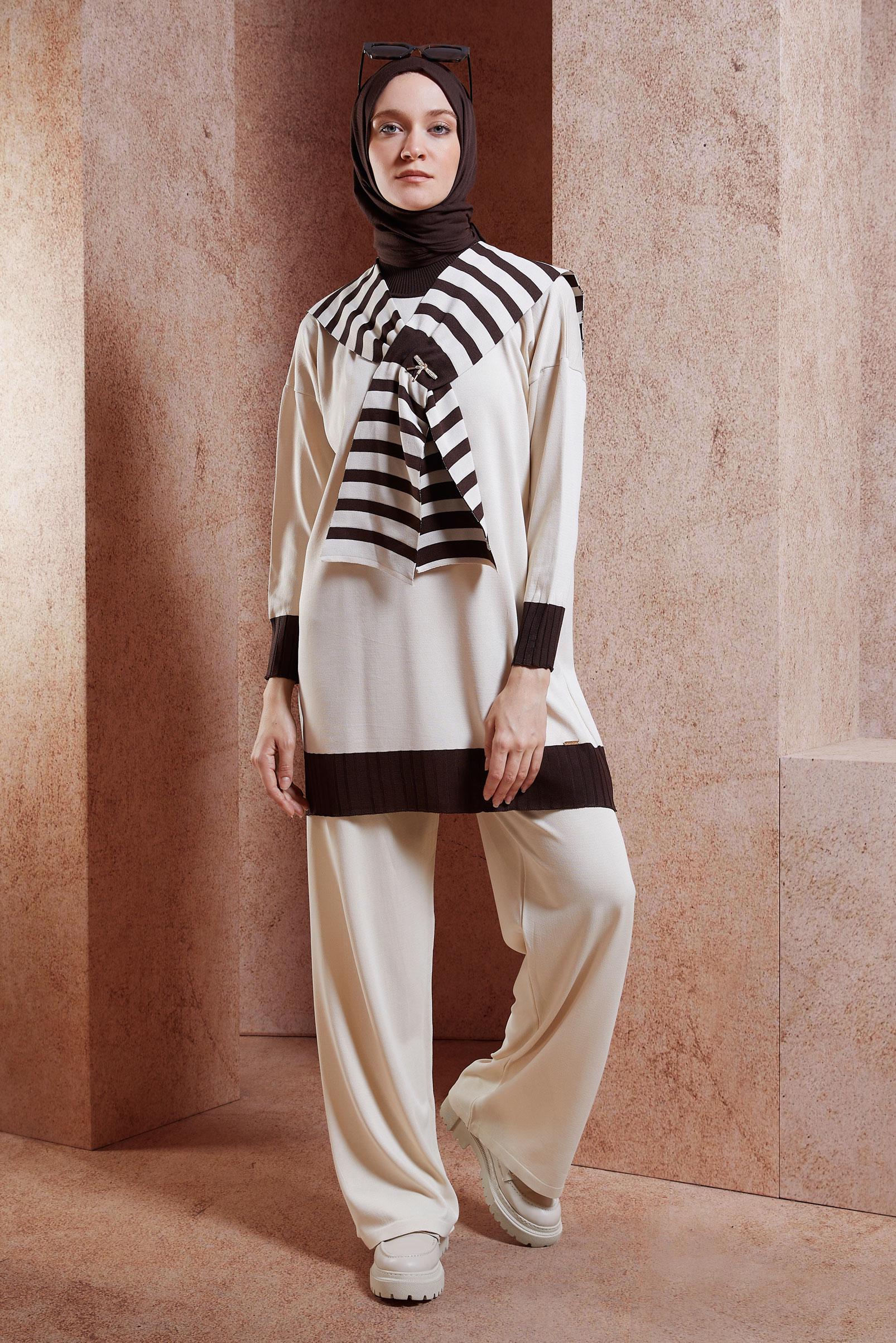 Tesettür giyim KAHVE BROŞ DETAYLI TRİKO TUNİK 44990