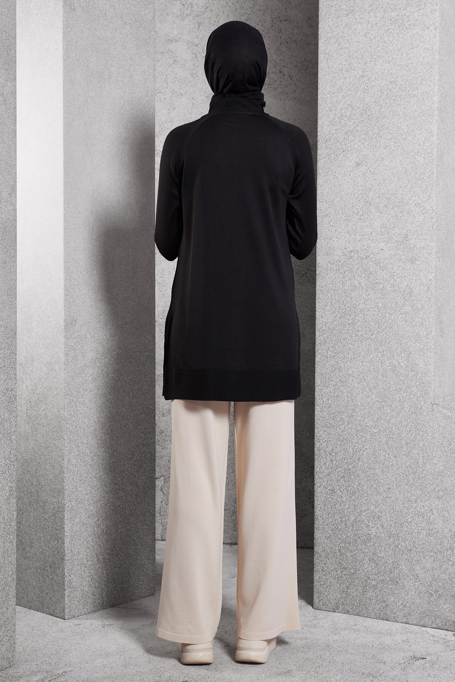 Tesettür giyim SİYAH DÜĞME DETAYLI TRİKO TUNİK 45018