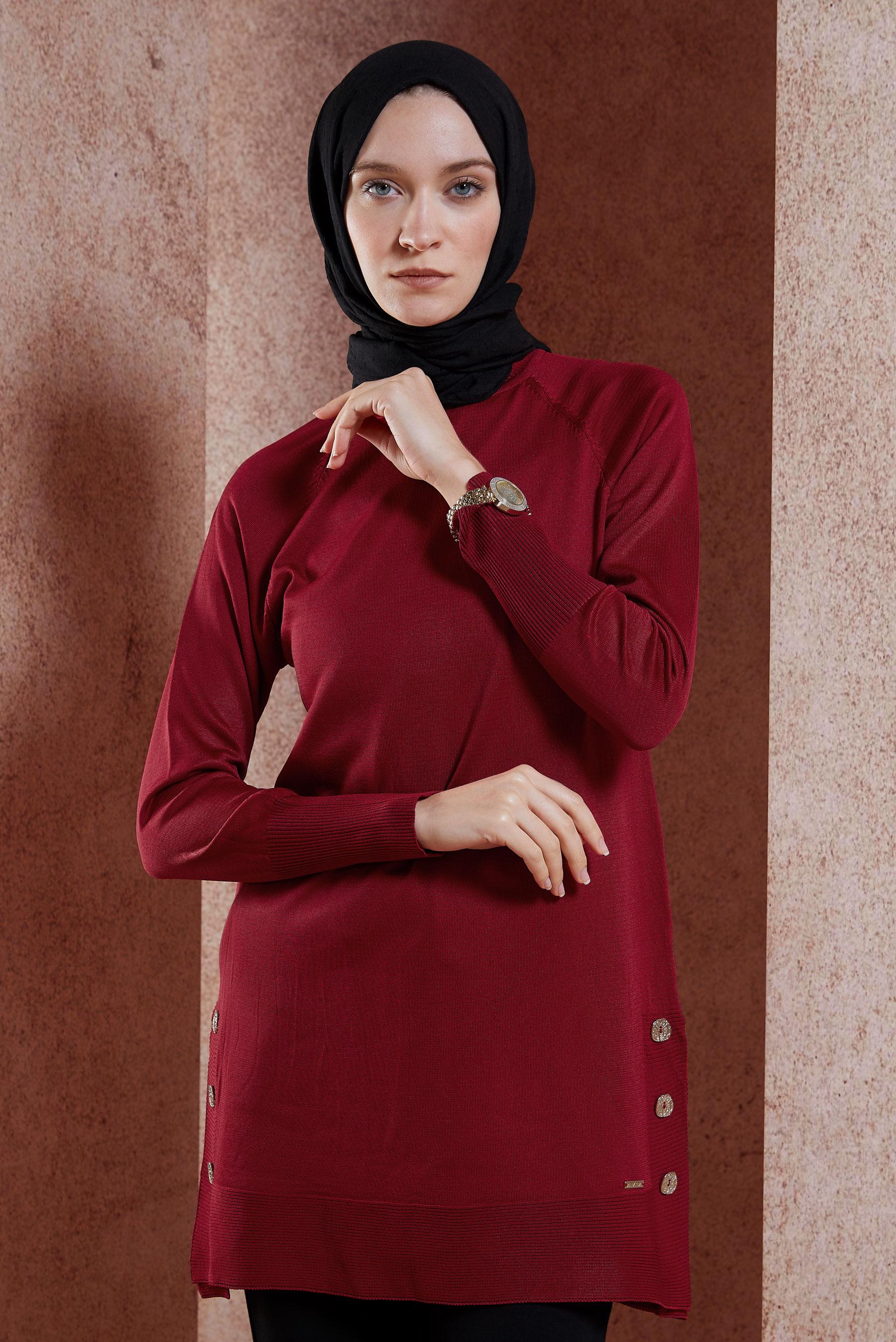 Tesettür giyim KIRMIZI DÜĞME DETAYLI TRİKO TUNİK 45018