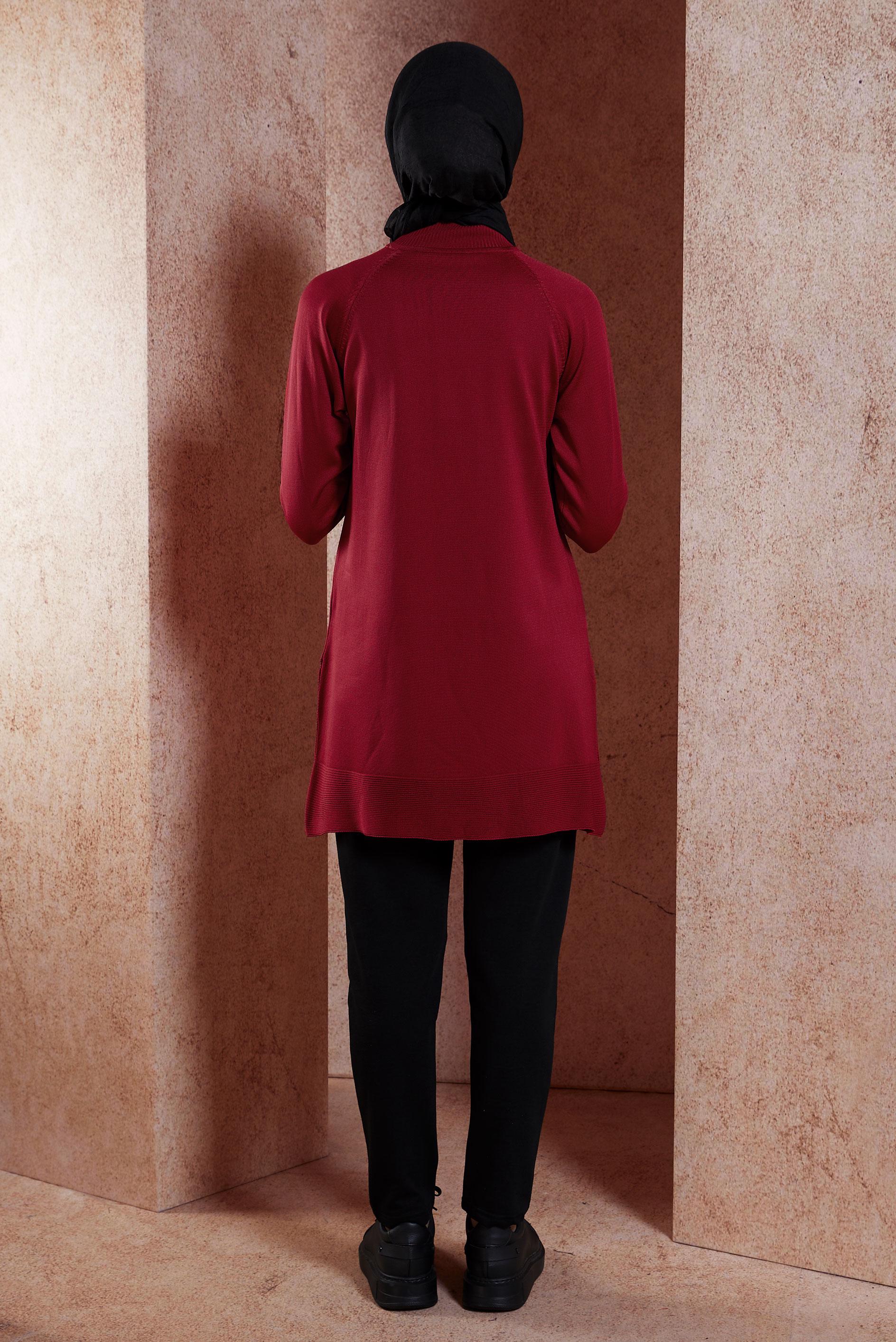 Tesettür giyim KIRMIZI DÜĞME DETAYLI TRİKO TUNİK 45018