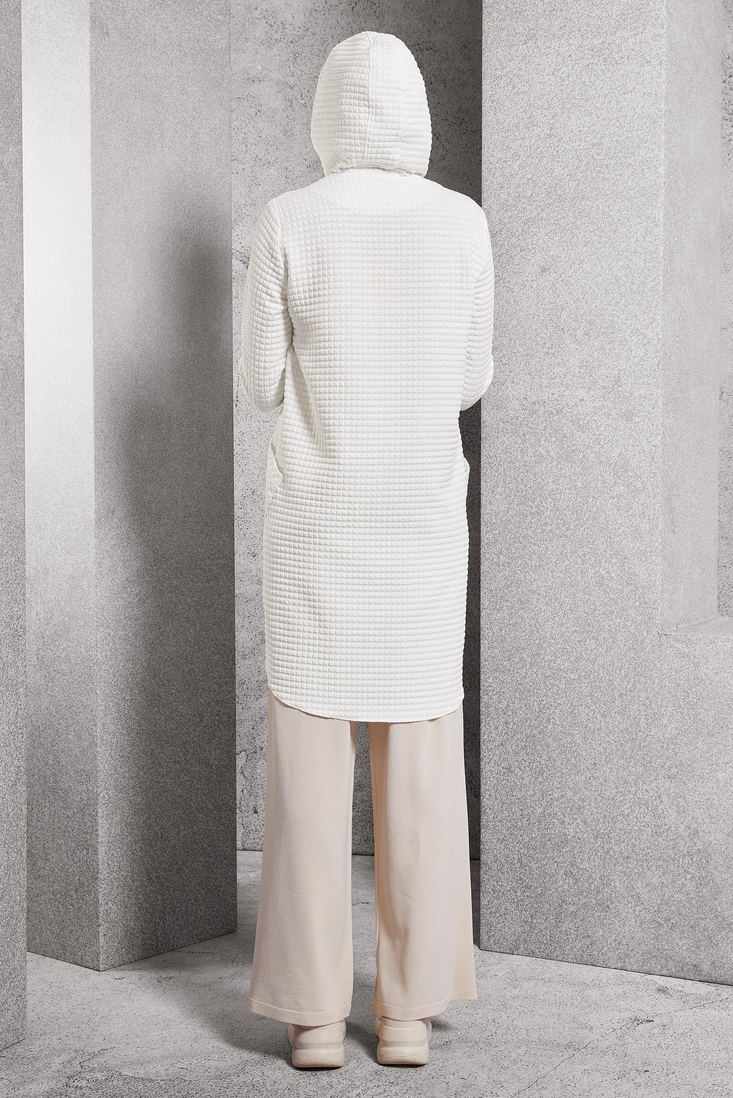 Tesettür giyim BEYAZ KAPİTONE DESENLİ TUNİK 45100