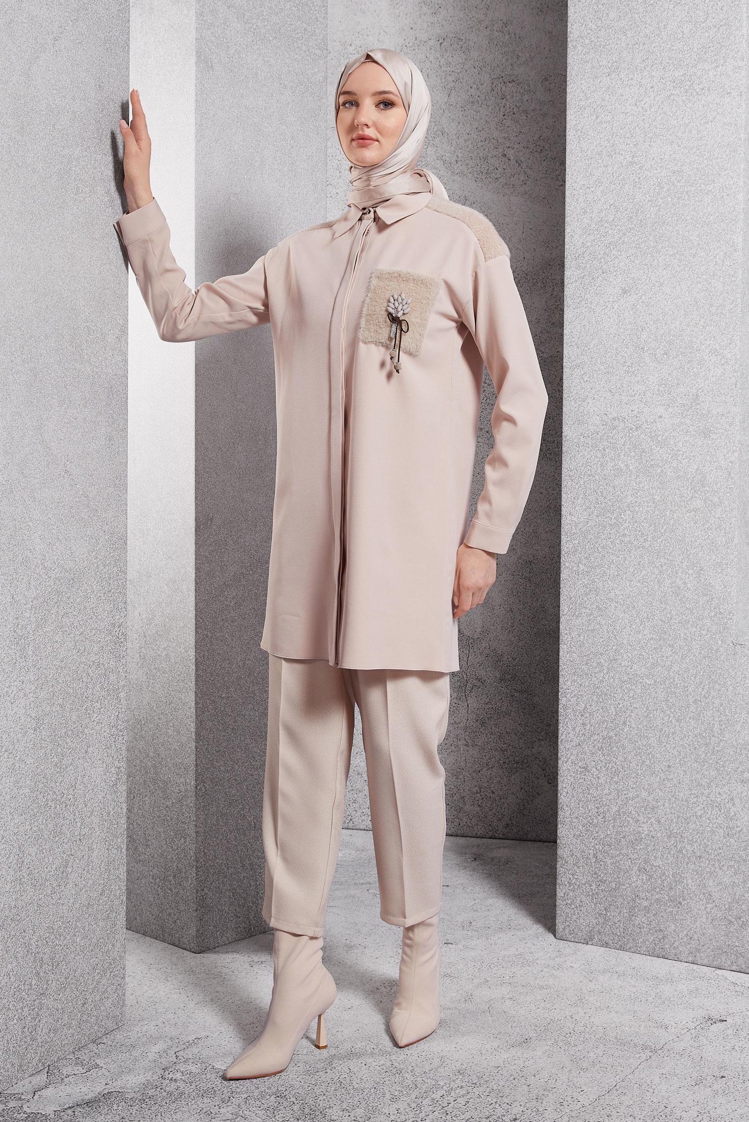 Tesettür giyim BEJ BROŞ DETAYLI TESETTÜR TUNİK 45148