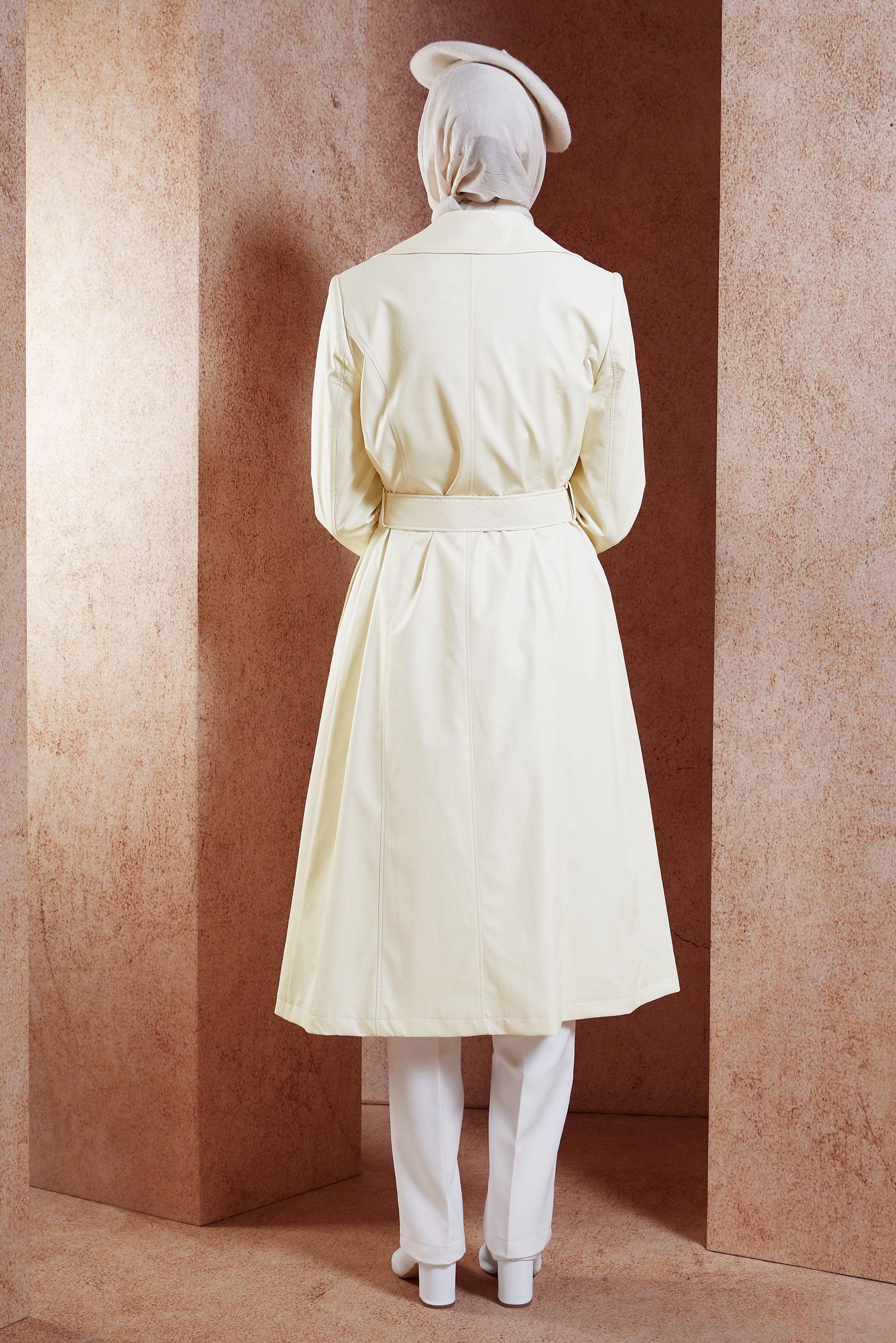 Tesettür giyim BEYAZ SUNİ DERİ KEMERLİ TRENÇKOT 10905