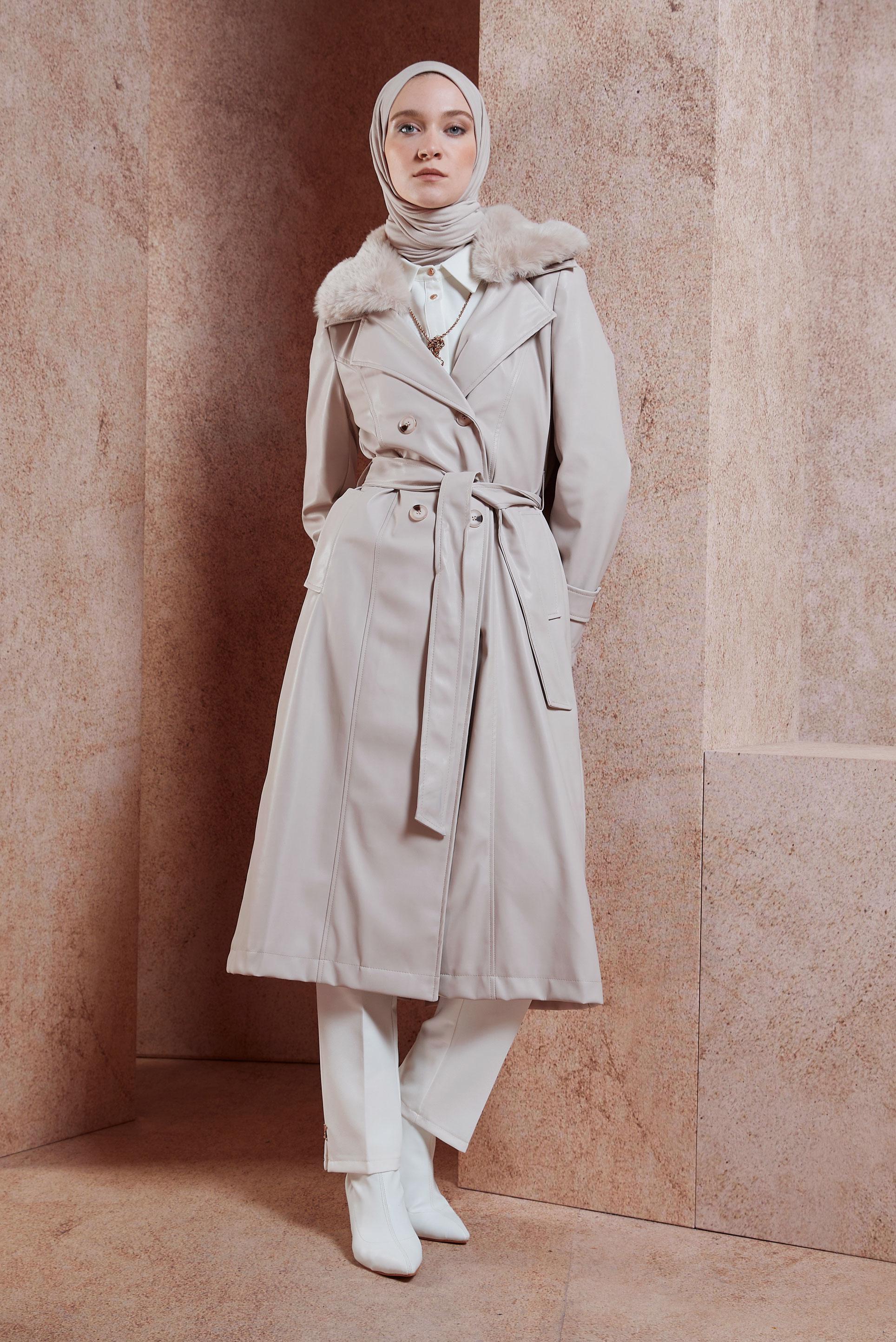 Tesettür giyim BEJ KUŞAKLI SUNİ DERİ TRENÇKOT 10908