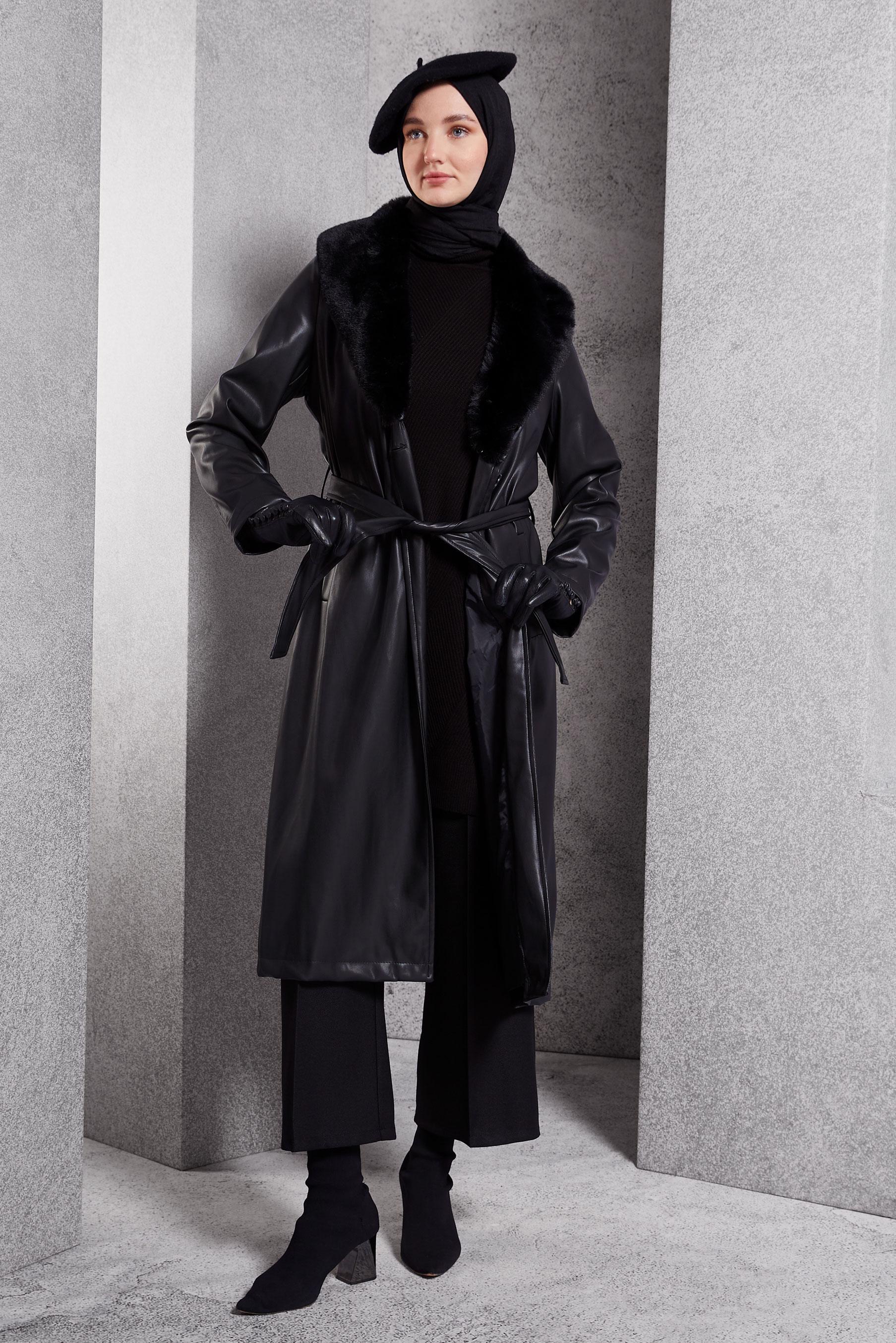 Vêtements hijab NOIR TRENCH-COAT AVEC DÉTAILS EN FOURRURE 10909