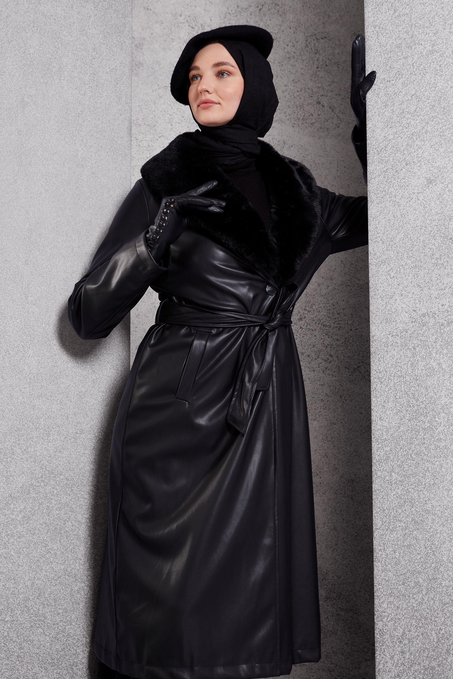 Vêtements hijab NOIR TRENCH-COAT AVEC DÉTAILS EN FOURRURE 10909