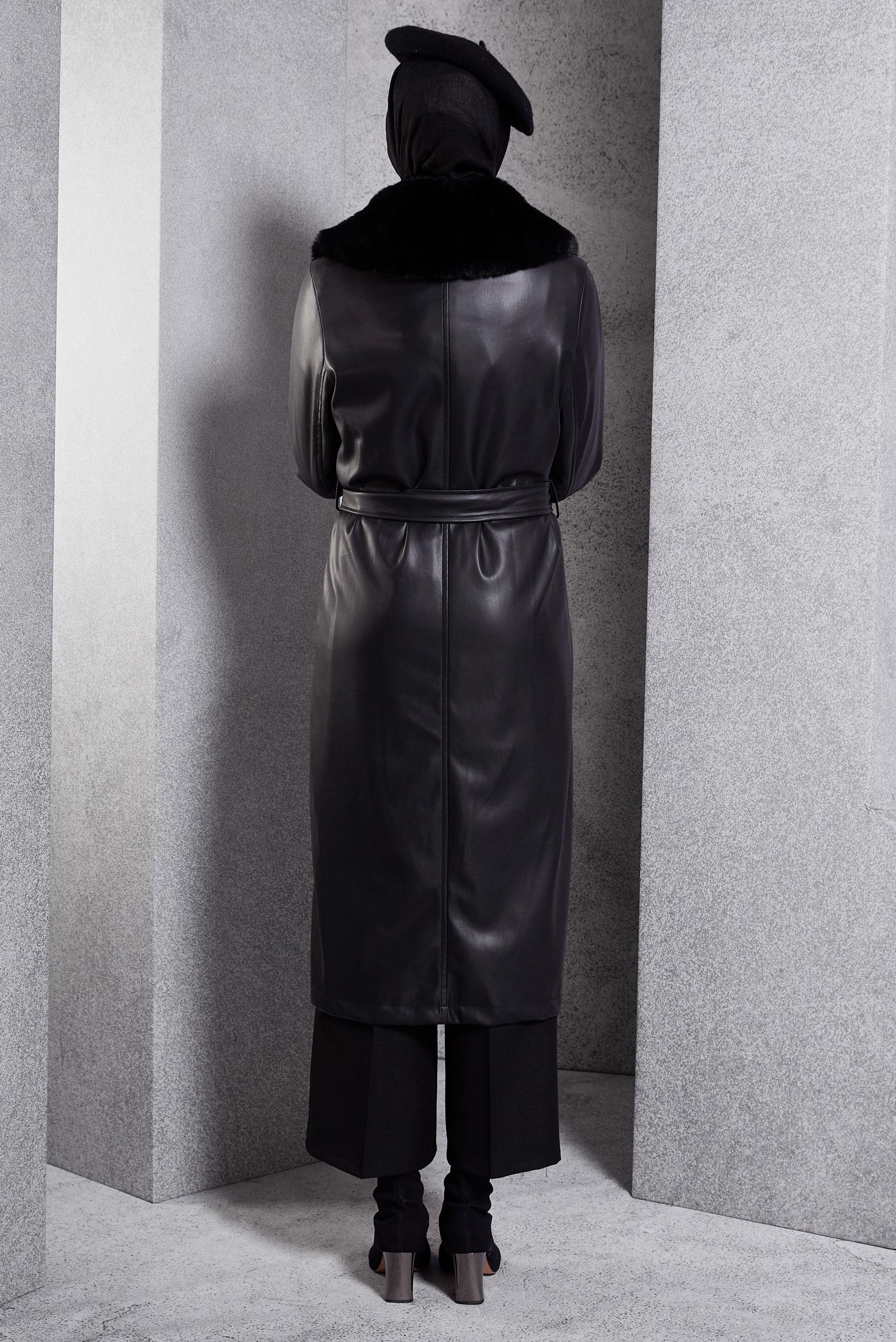 Vêtements hijab NOIR TRENCH-COAT AVEC DÉTAILS EN FOURRURE 10909