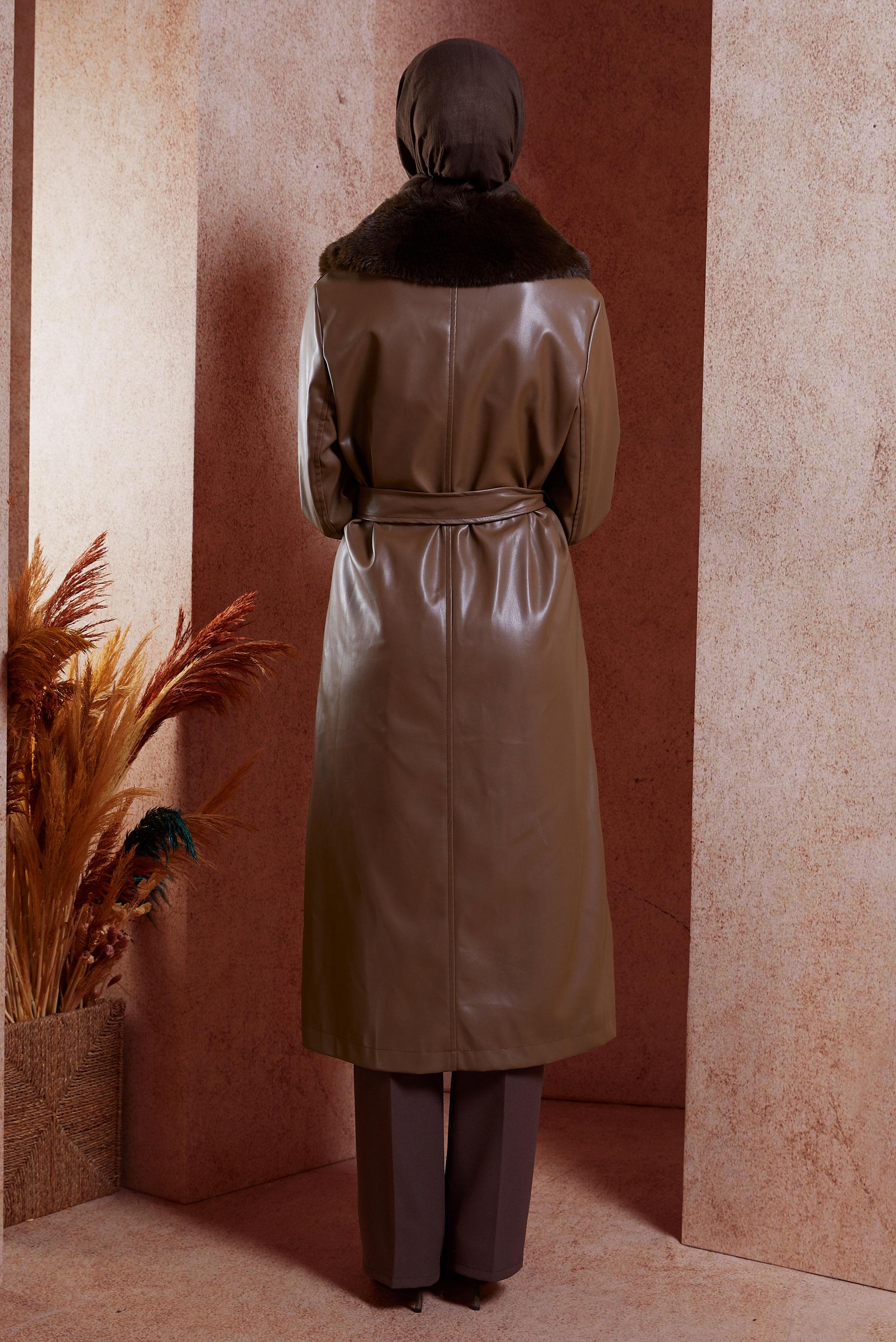 Vêtements hijab BRUN TRENCH-COAT AVEC DÉTAILS EN FOURRURE 10909