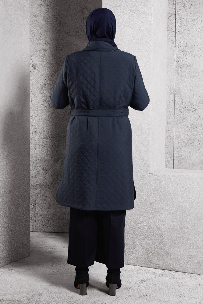 Vêtements hijab BLEU MARINE TRENCH-COAT MATELASSÉ CEINTURÉ 10927 - ALVİNA
