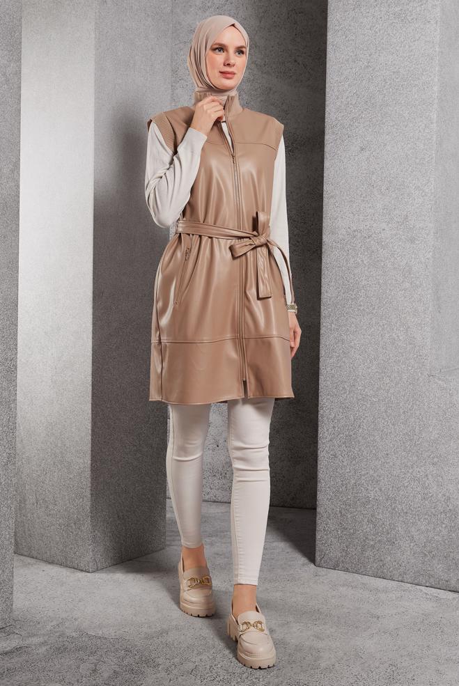 Tesettür giyim KAHVE KUŞAKLI SUNİ DERİ YELEK 45239 - ALVİNA