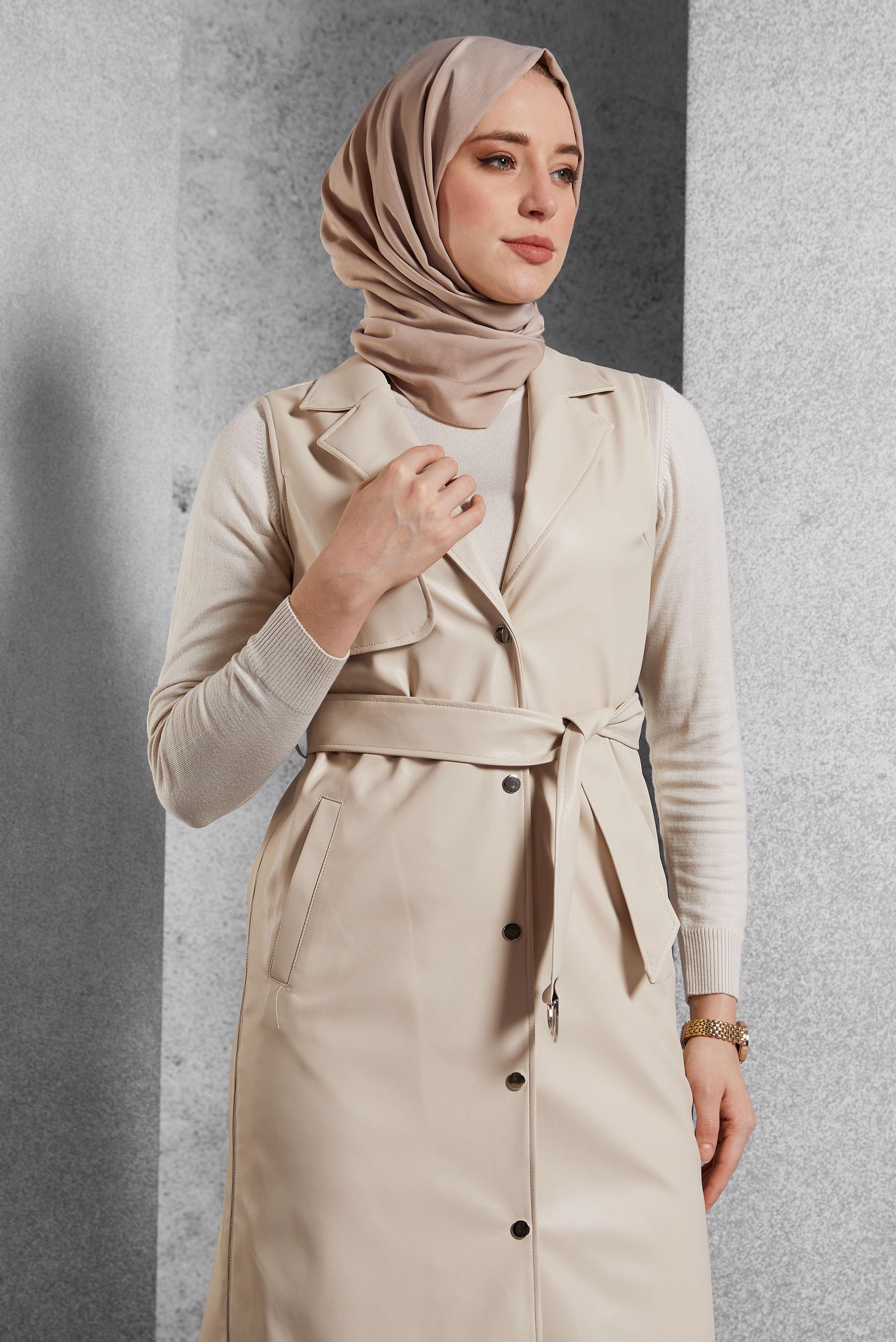 Vêtements hijab BEIGE GILET EN SIMILI CUIR AVEC CEINTURE 45241