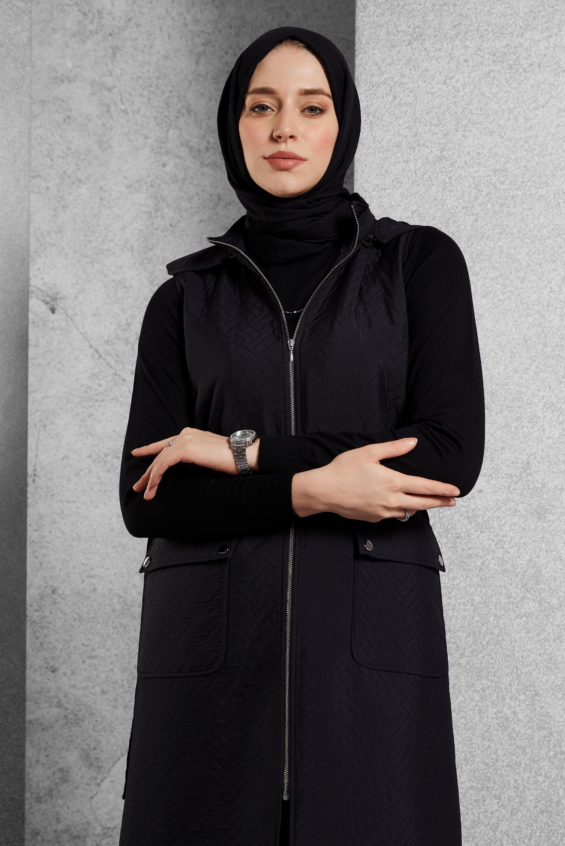 Tesettür giyim SİYAH KEMERLİ KAPİTONE YELEK 45242 
