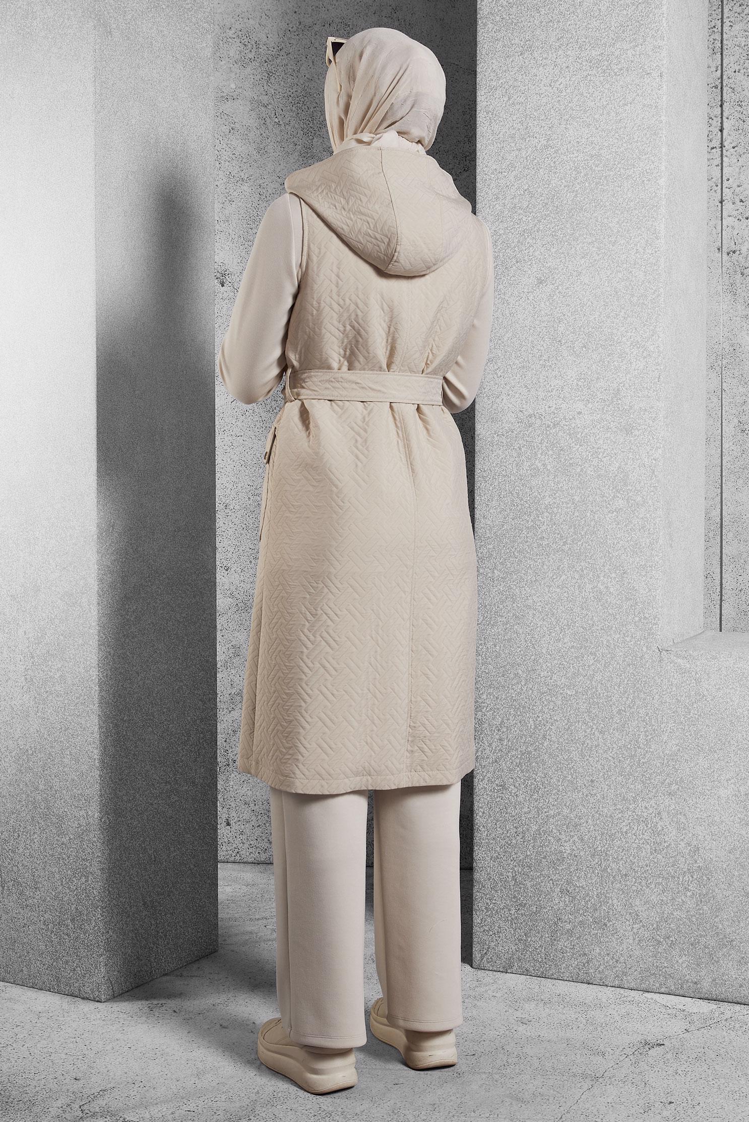 Tesettür giyim BEJ KEMERLİ KAPİTONE YELEK 45242 