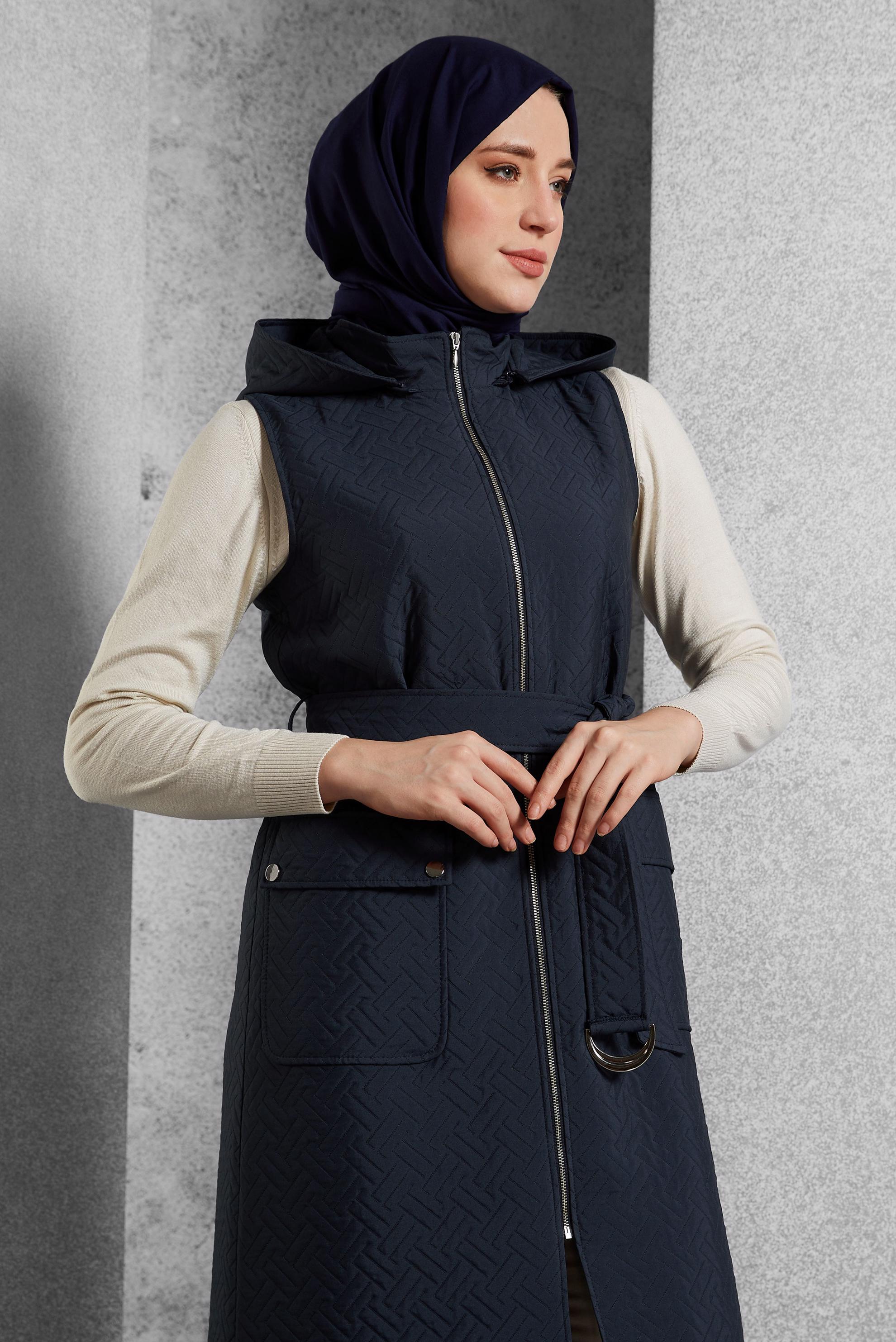 Tesettür giyim LACİVERT KEMERLİ KAPİTONE YELEK 45242 