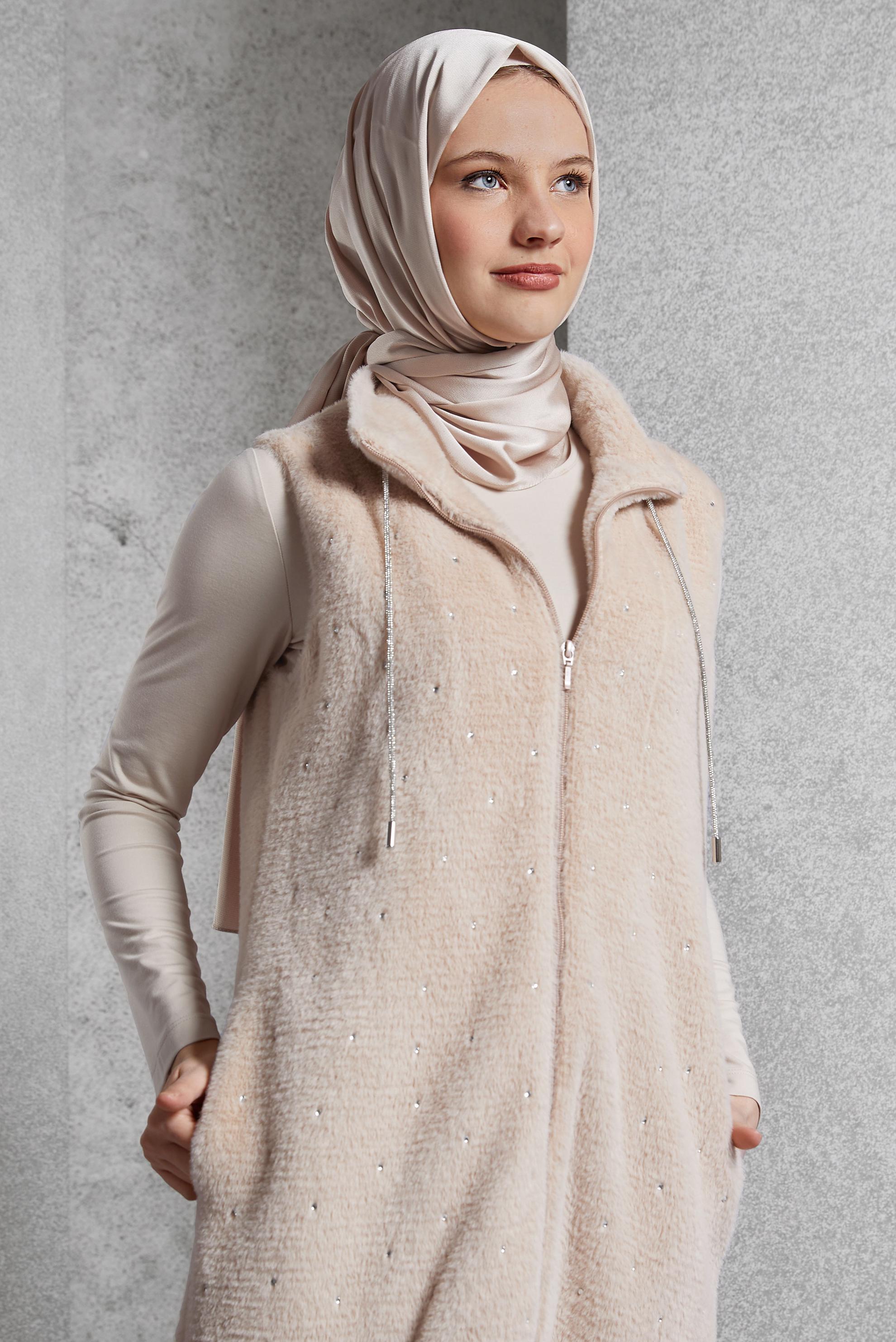 Vêtements hijab BRUN GILET AVEC DÉTAIL DE GEMMES 45267
