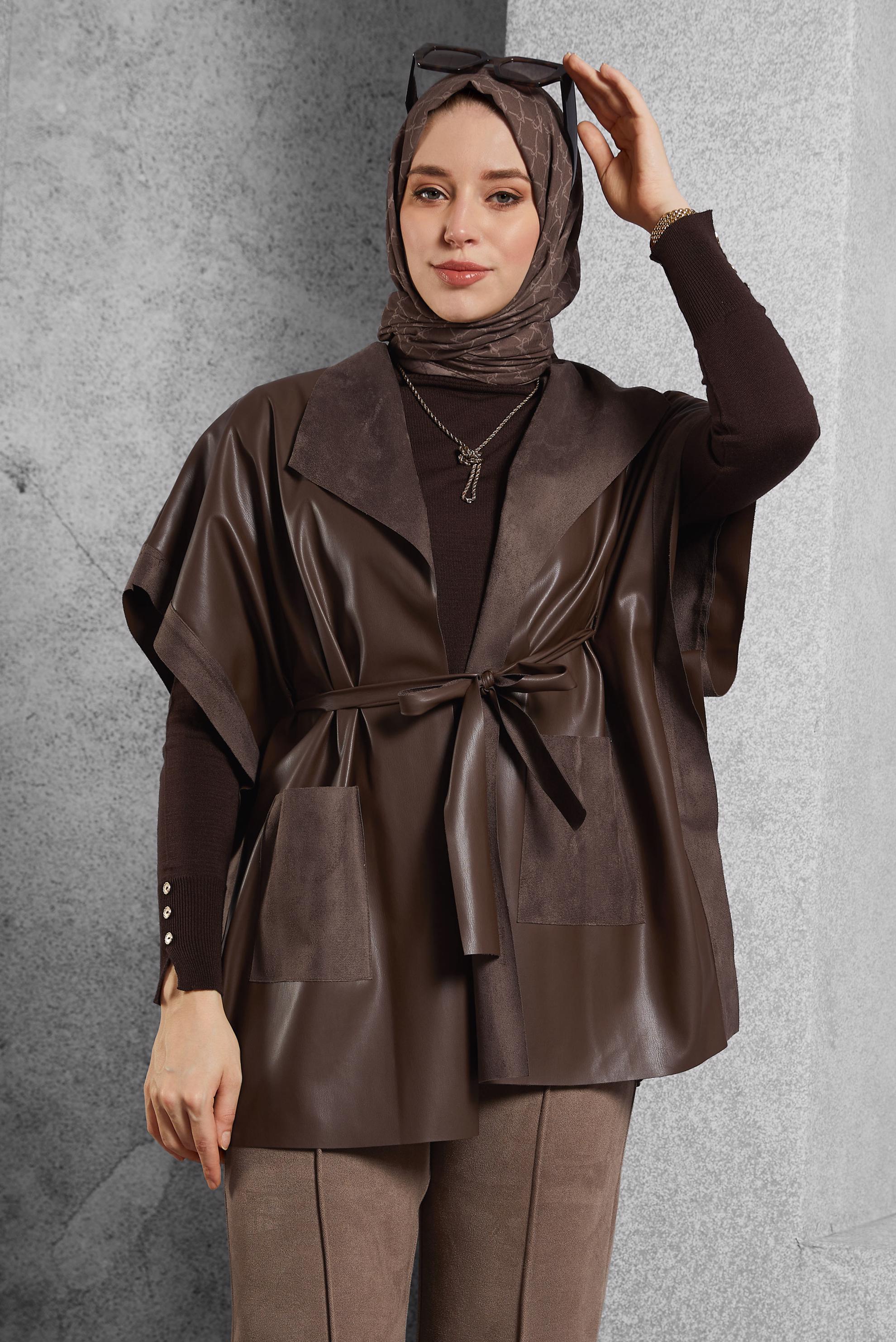 Vêtements hijab BRUN GILET EN SIMILI CUIR AVEC CEINTURE 45276