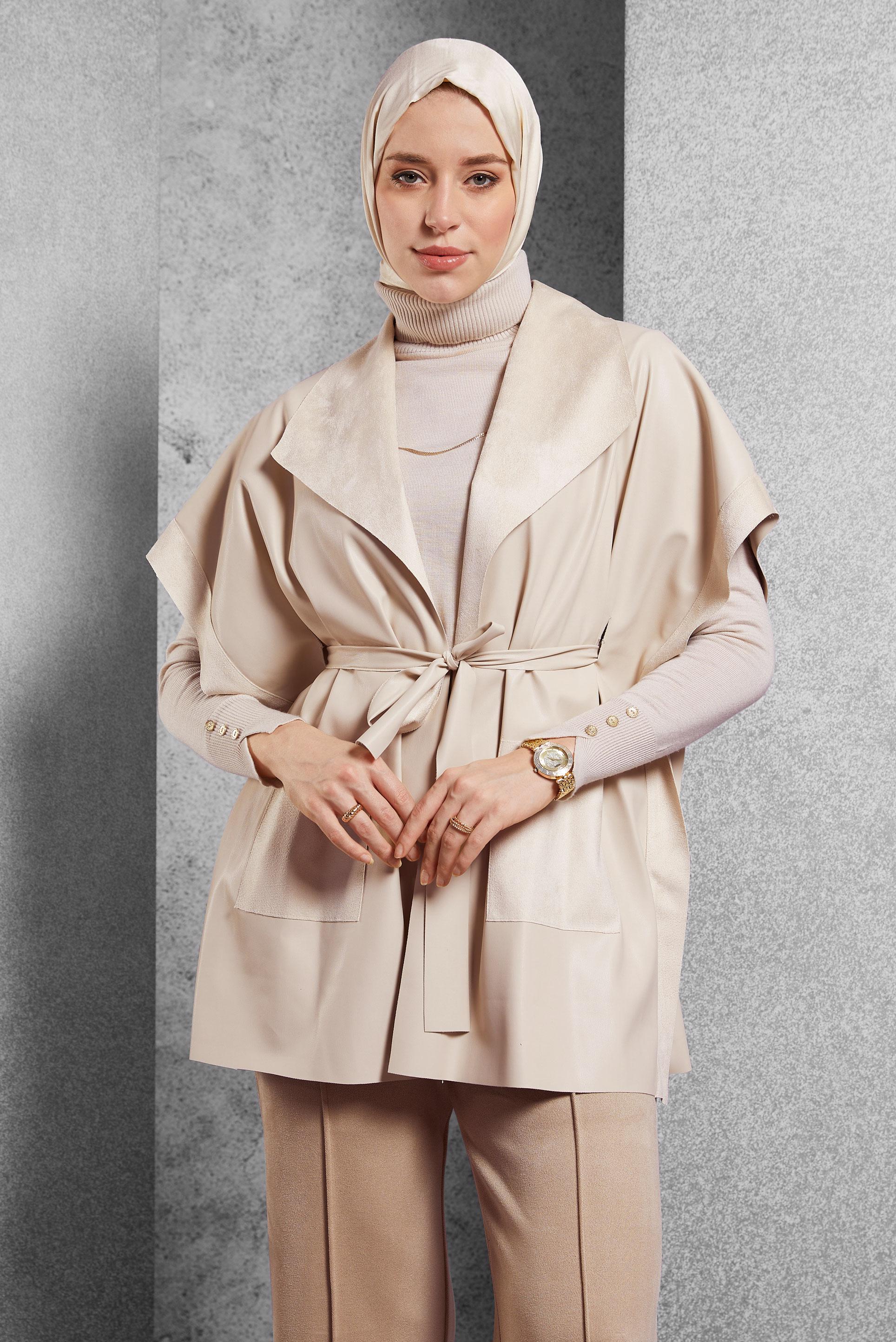 Vêtements hijab BEIGE GILET EN SIMILI CUIR AVEC CEINTURE 45276