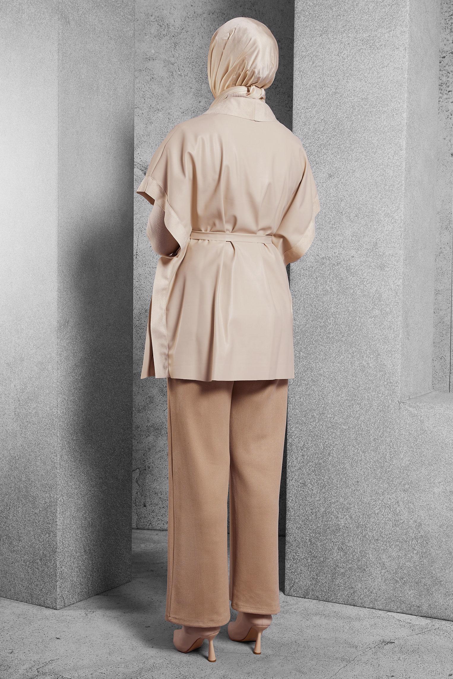 Vêtements hijab BEIGE GILET EN SIMILI CUIR AVEC CEINTURE 45276