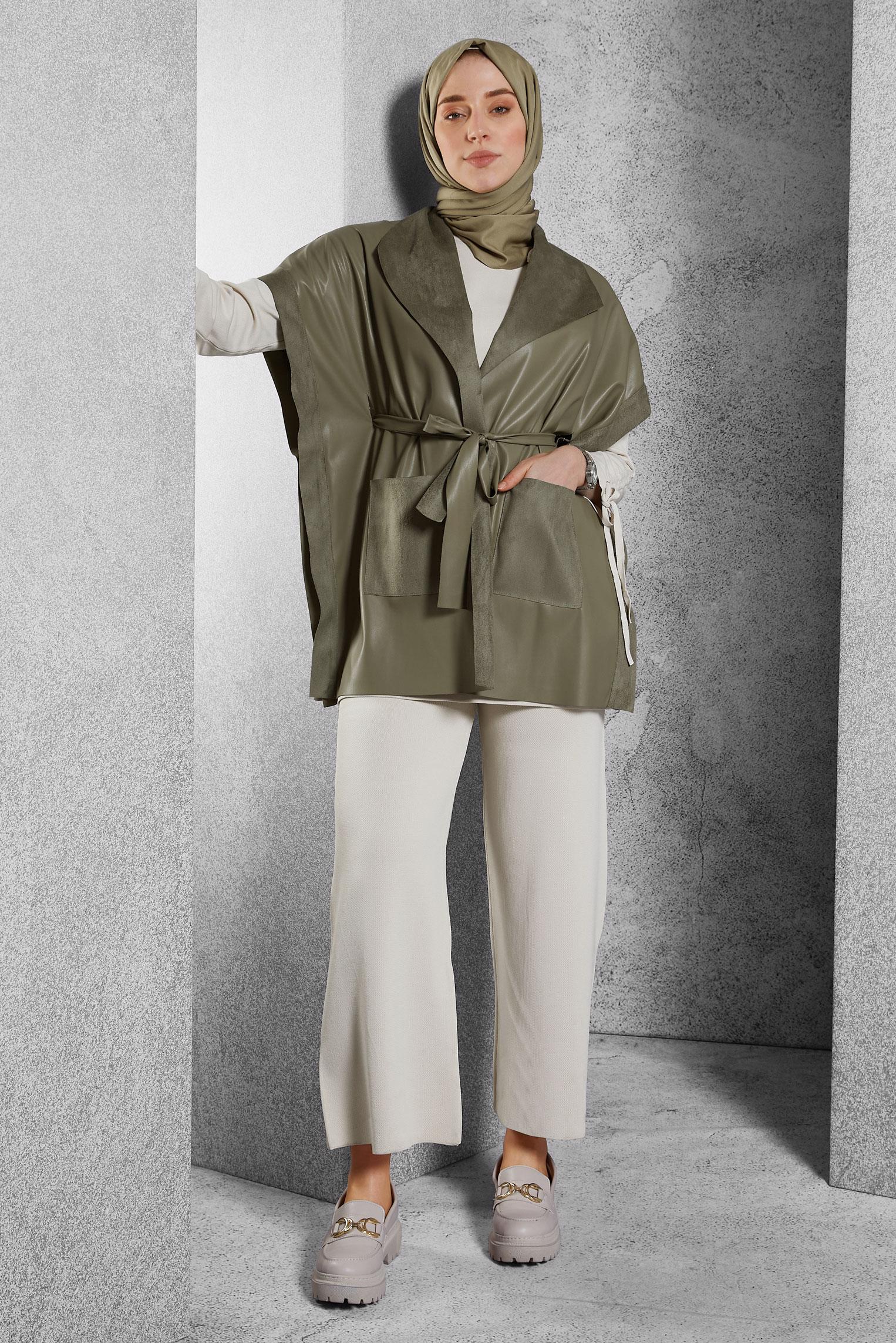 Vêtements hijab KAKI GILET EN SIMILI CUIR AVEC CEINTURE 45276