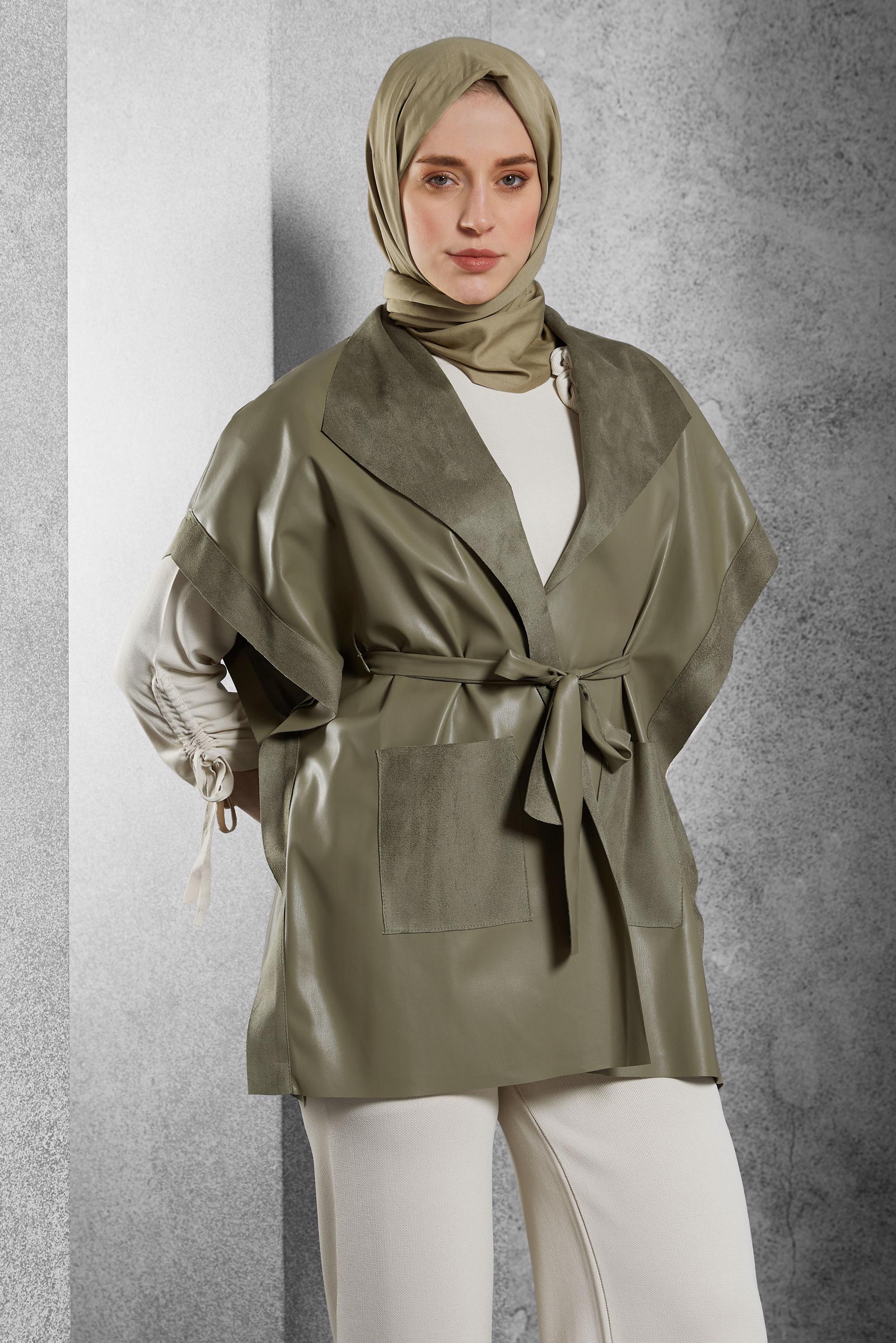 Vêtements hijab KAKI GILET EN SIMILI CUIR AVEC CEINTURE 45276