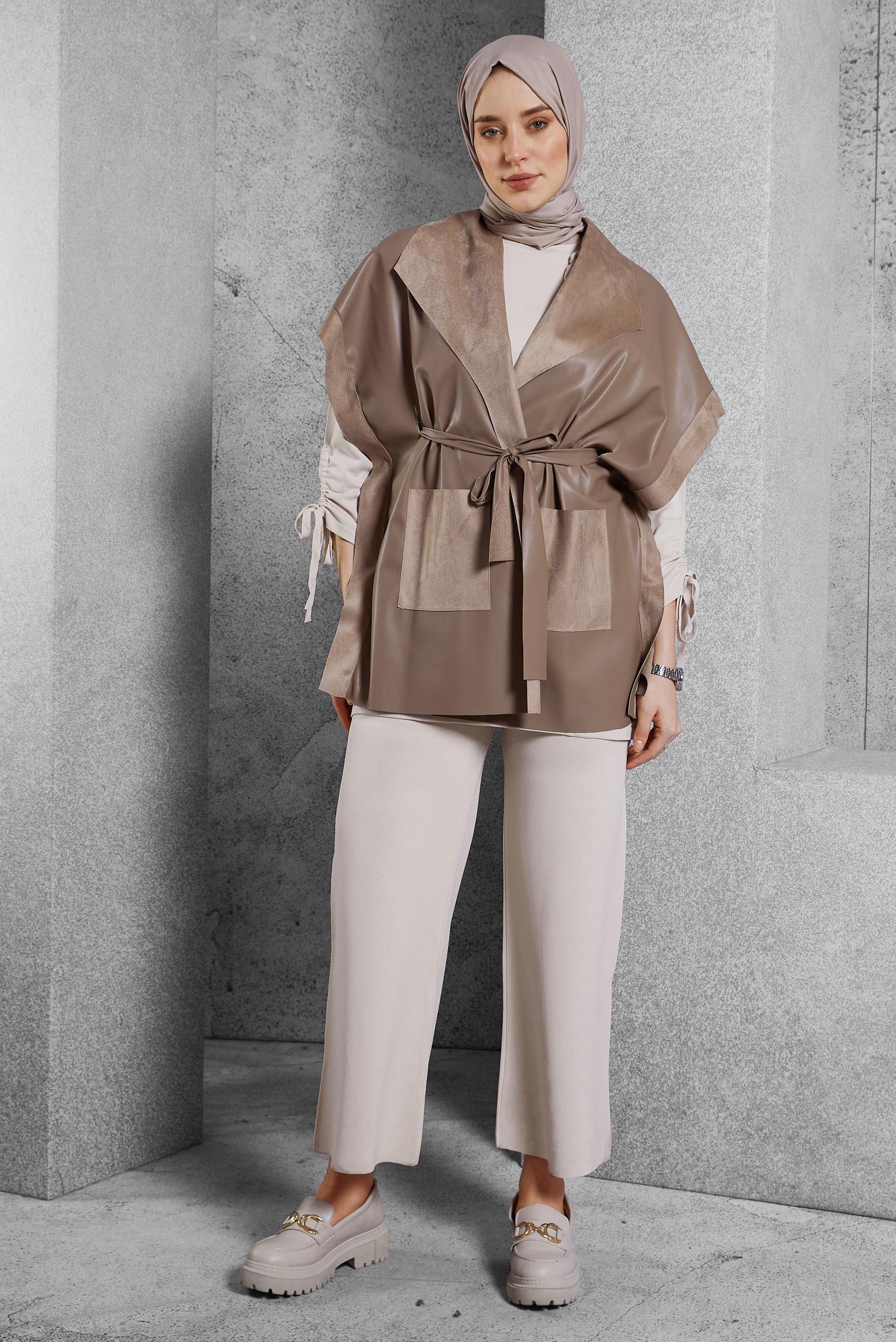 Vêtements hijab BEIGE GILET EN SIMILI CUIR AVEC CEINTURE 45276