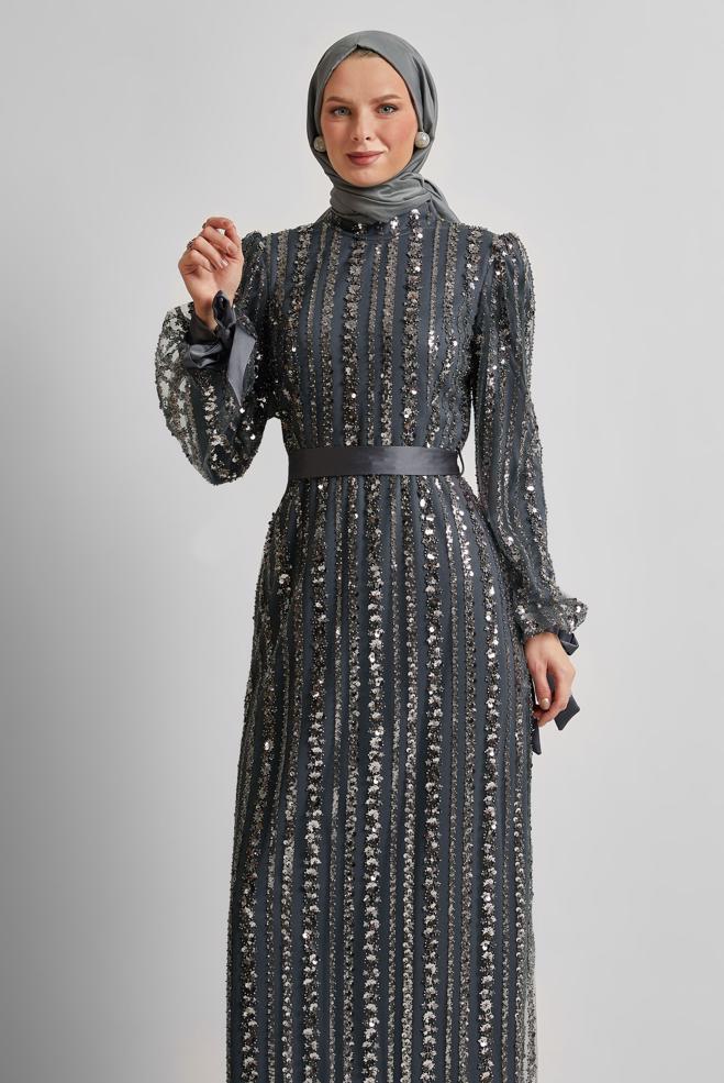 Tesettür giyim GRİ KUŞAKLI PAYETLİ ABİYE ELBİSE 50500 - ALVİNA