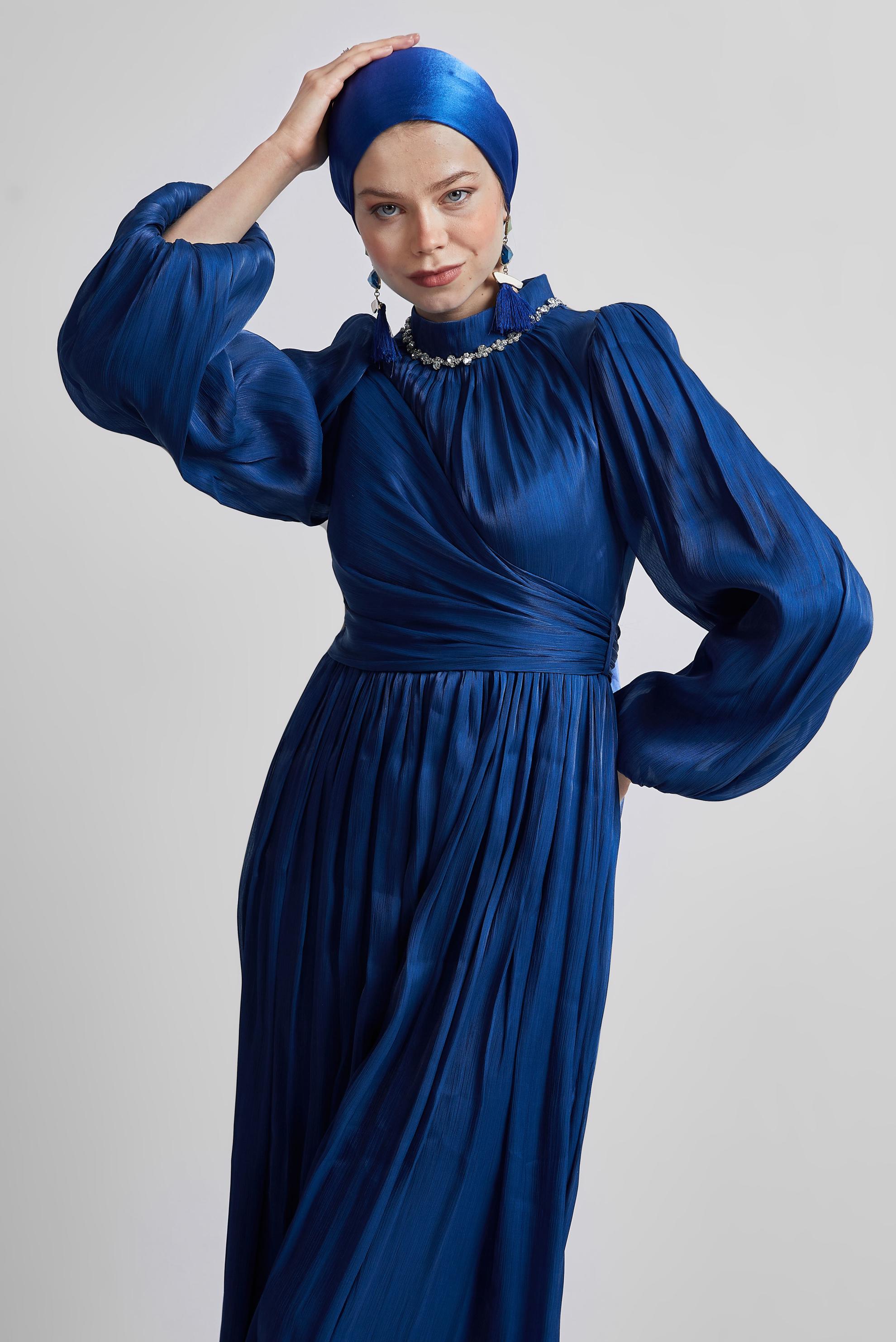 Tesettür giyim LACİVERT BAĞLAMA DETAYLI ABİYE ELBİSE 50505