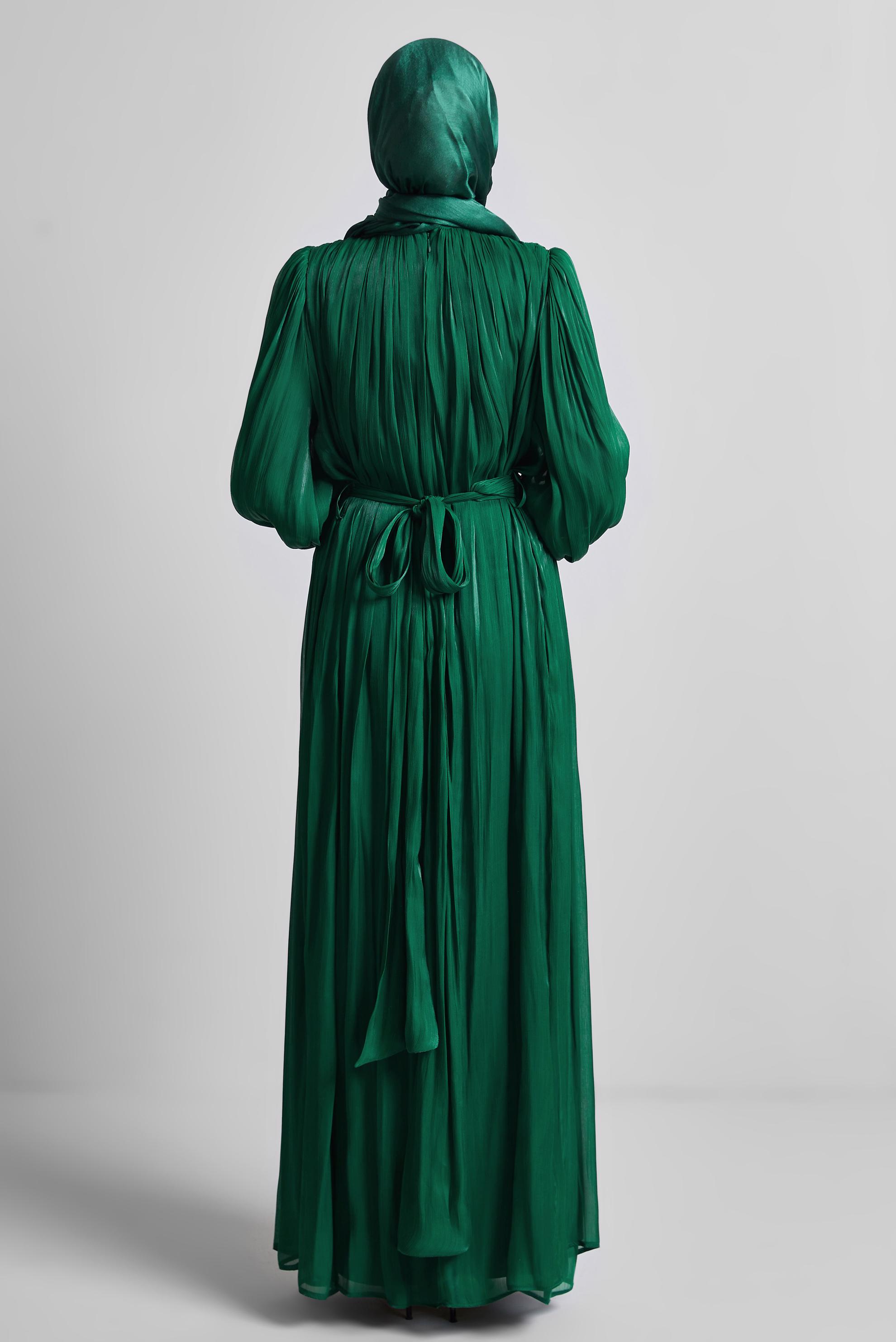 Tesettür giyim YEŞİL KUŞAKLI BROŞLU ABİYE ELBİSE 50517