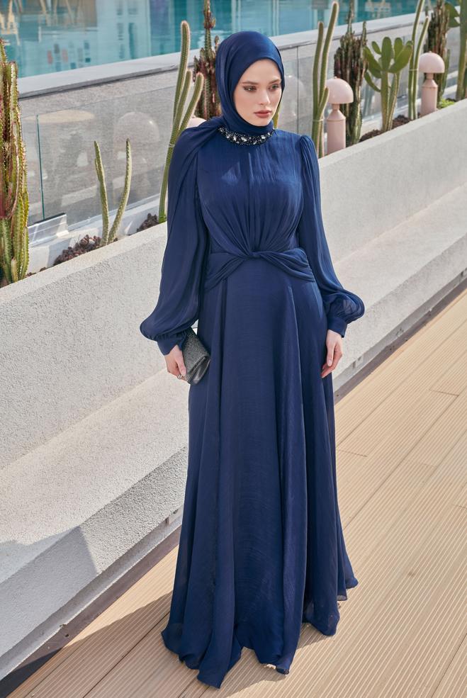 Tesettür giyim LACİVERT TAŞ DETAYLI ABİYE ELBİSE 50518 - ALVİNA