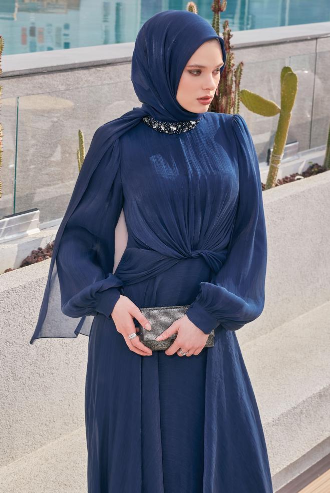 Tesettür giyim LACİVERT TAŞ DETAYLI ABİYE ELBİSE 50518 - ALVİNA