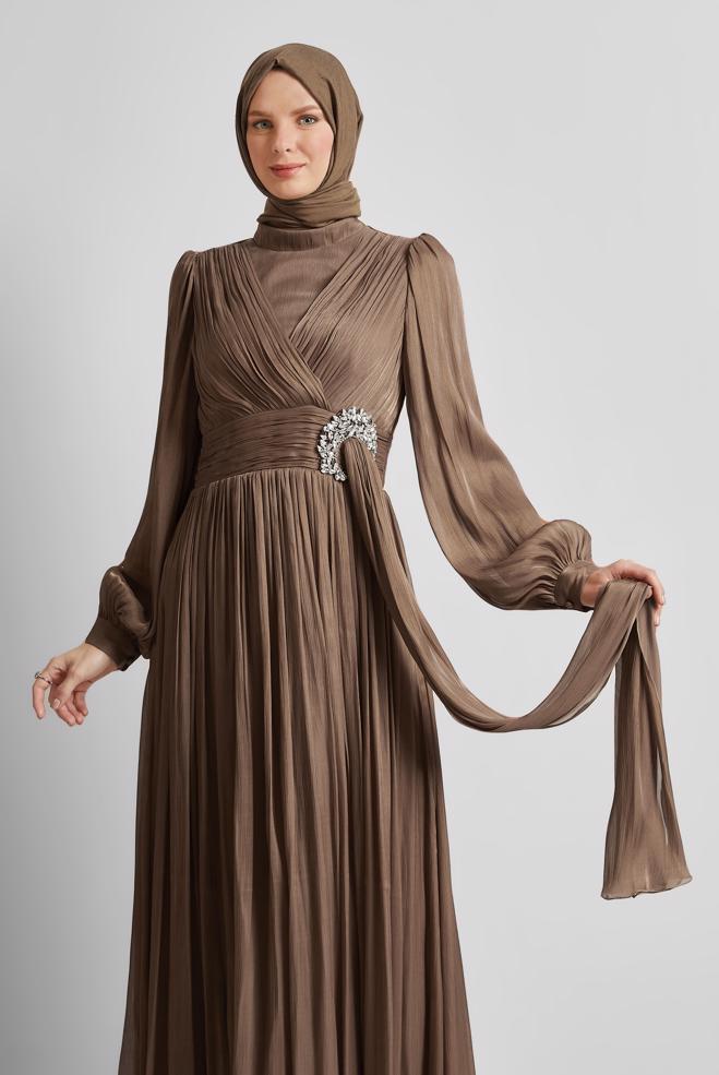 Tesettür giyim BAKIR / BRONZ TAŞ DETAYLI ABİYE ELBİSE 50520 - ALVİNA