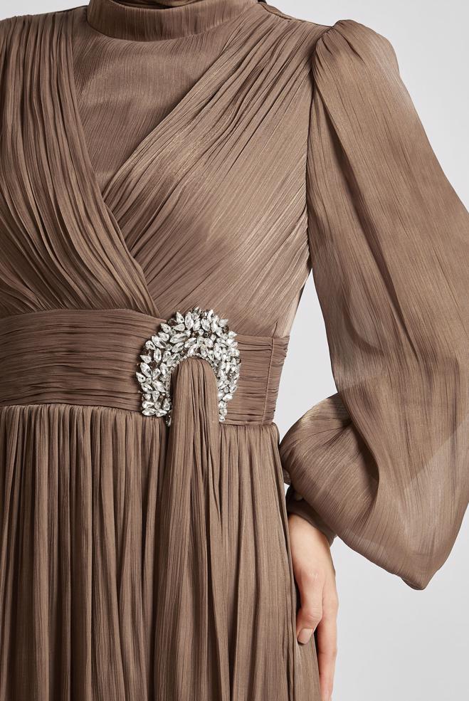 Tesettür giyim BAKIR / BRONZ TAŞ DETAYLI ABİYE ELBİSE 50520 - ALVİNA