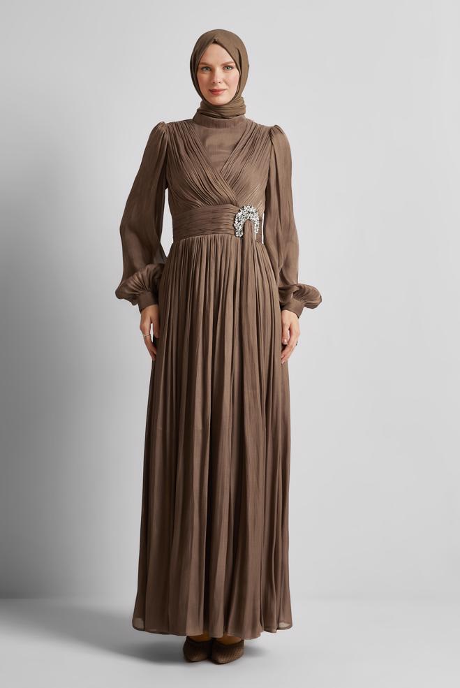 Tesettür giyim BAKIR / BRONZ TAŞ DETAYLI ABİYE ELBİSE 50520 - ALVİNA