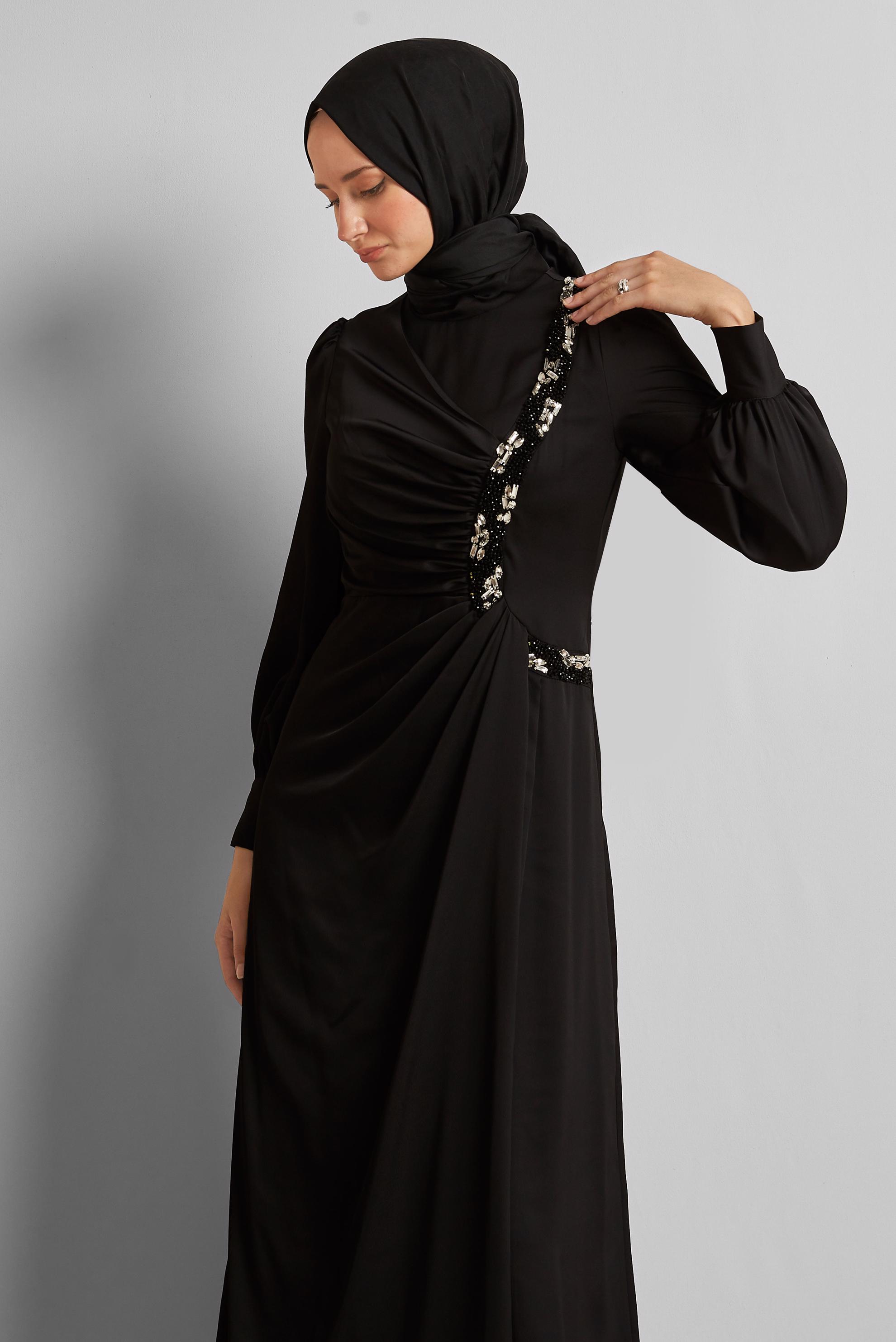 Tesettür giyim SİYAH TAŞLI SATEN ABİYE ELBİSE 50524
