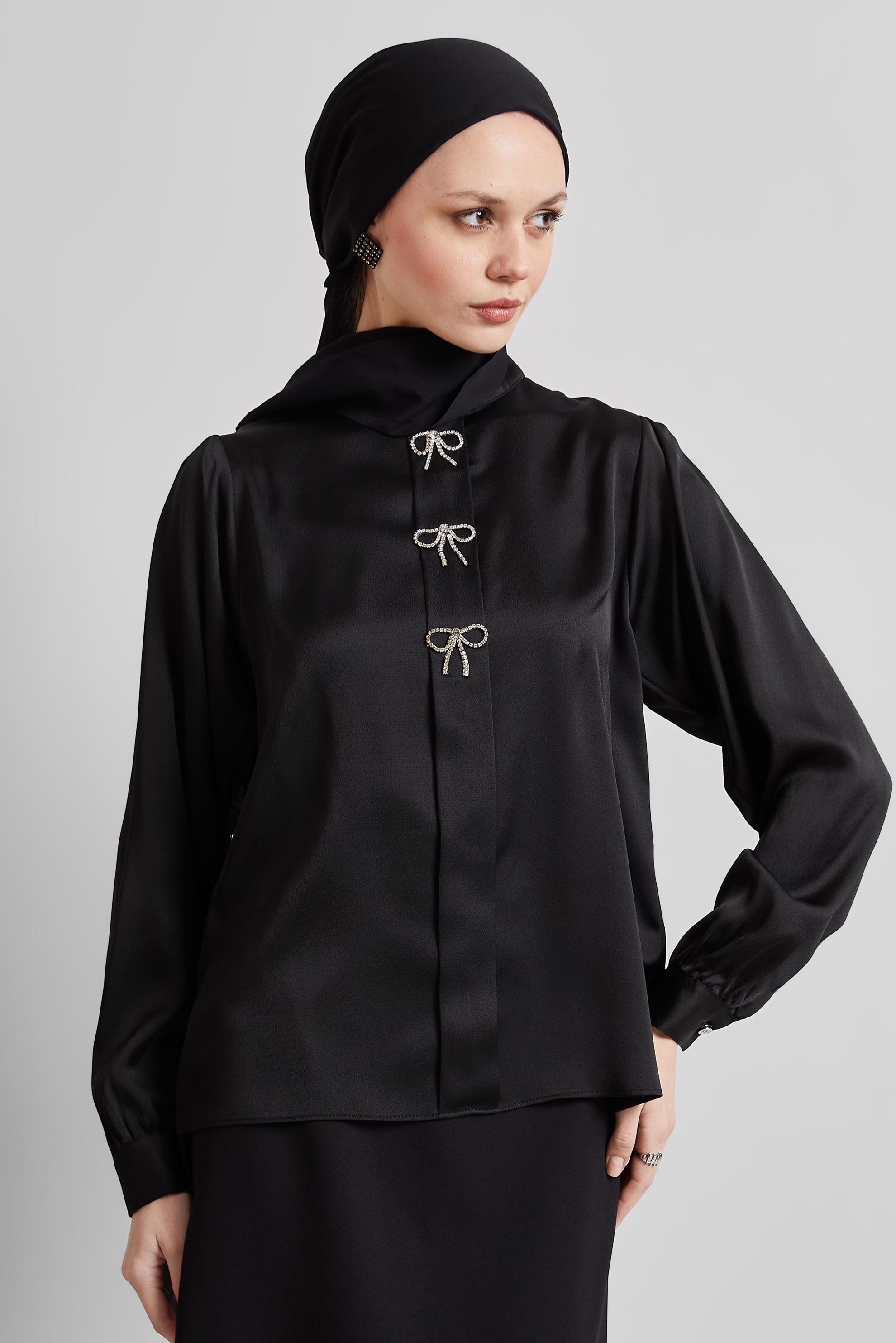 Tesettür giyim SİYAH TAŞLI SATEN BLUZ 44711