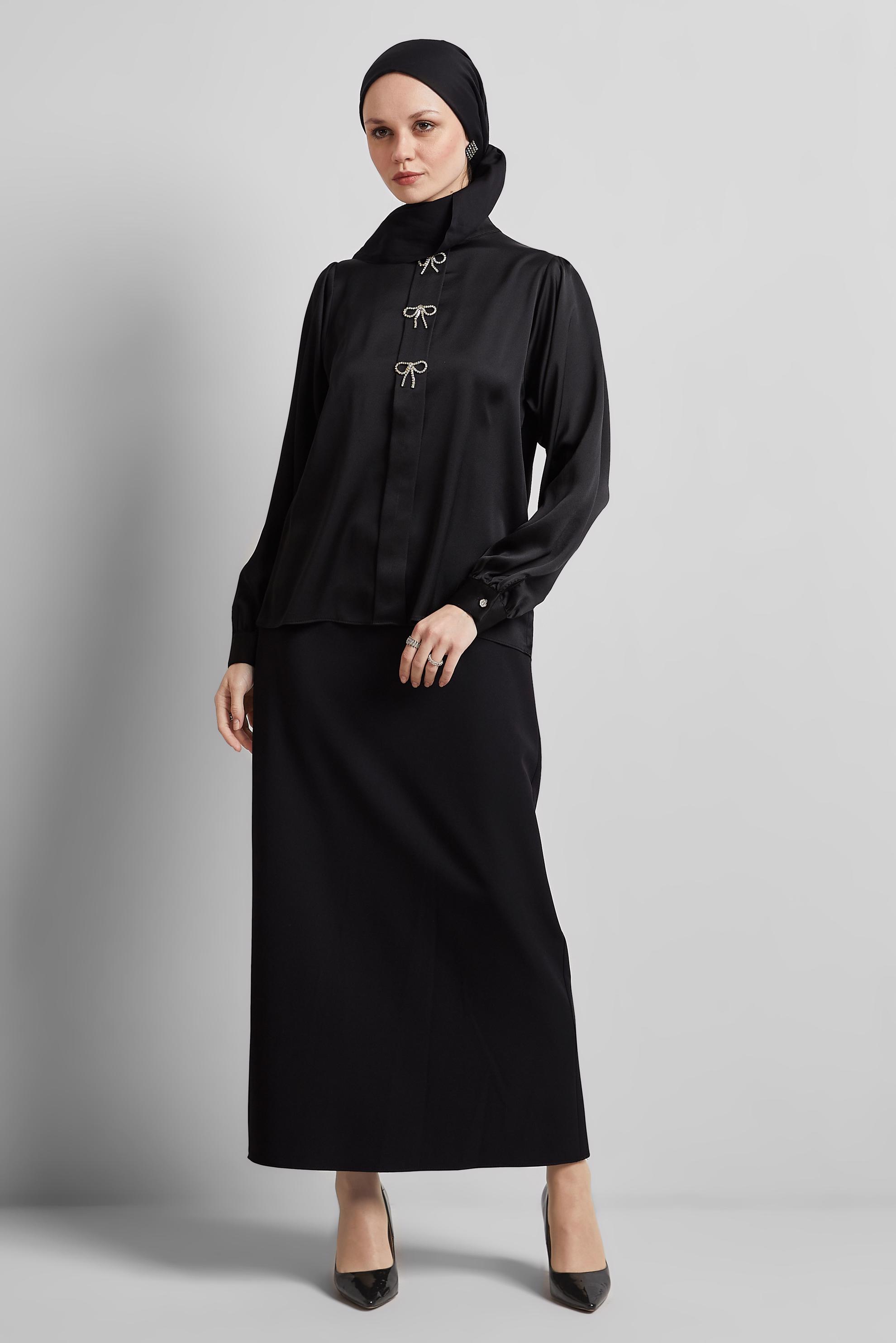 Tesettür giyim SİYAH TAŞLI SATEN BLUZ 44711